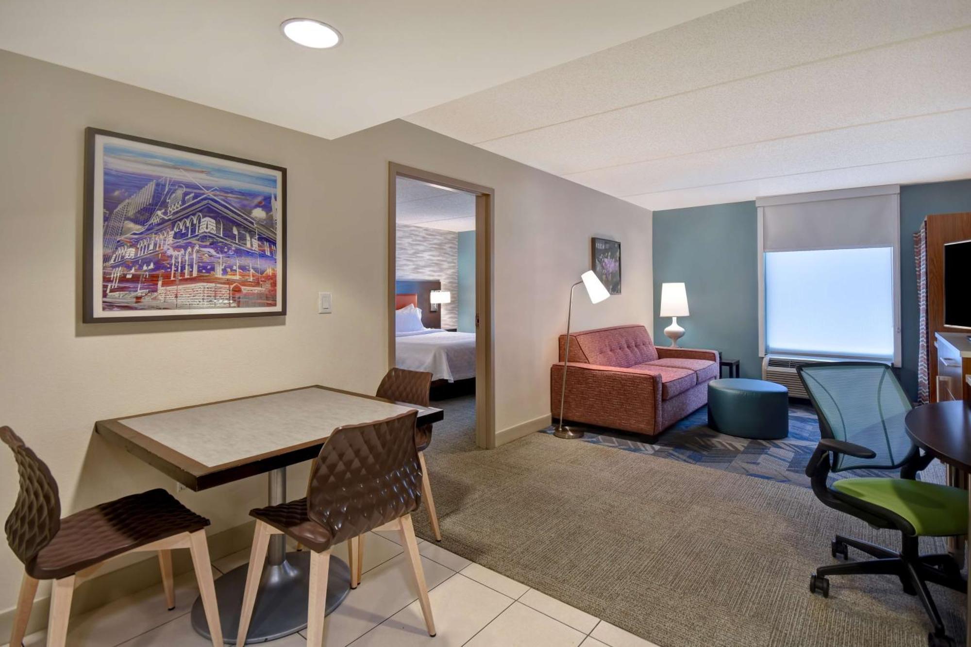 One-Bedroom Queen Suite Two Queen Beds Non-Smoking