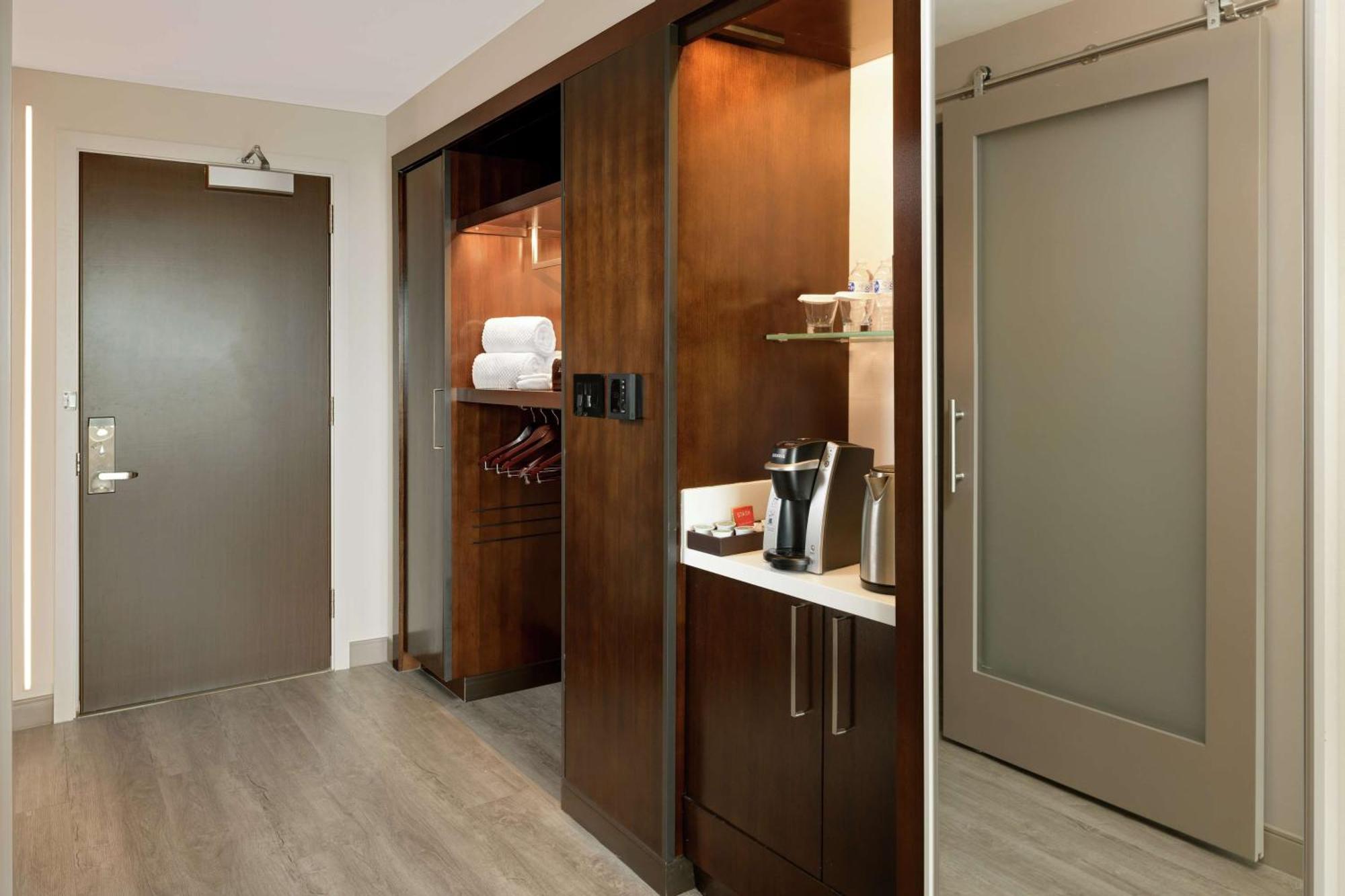 Deluxe King Room Mobility Hearing Access