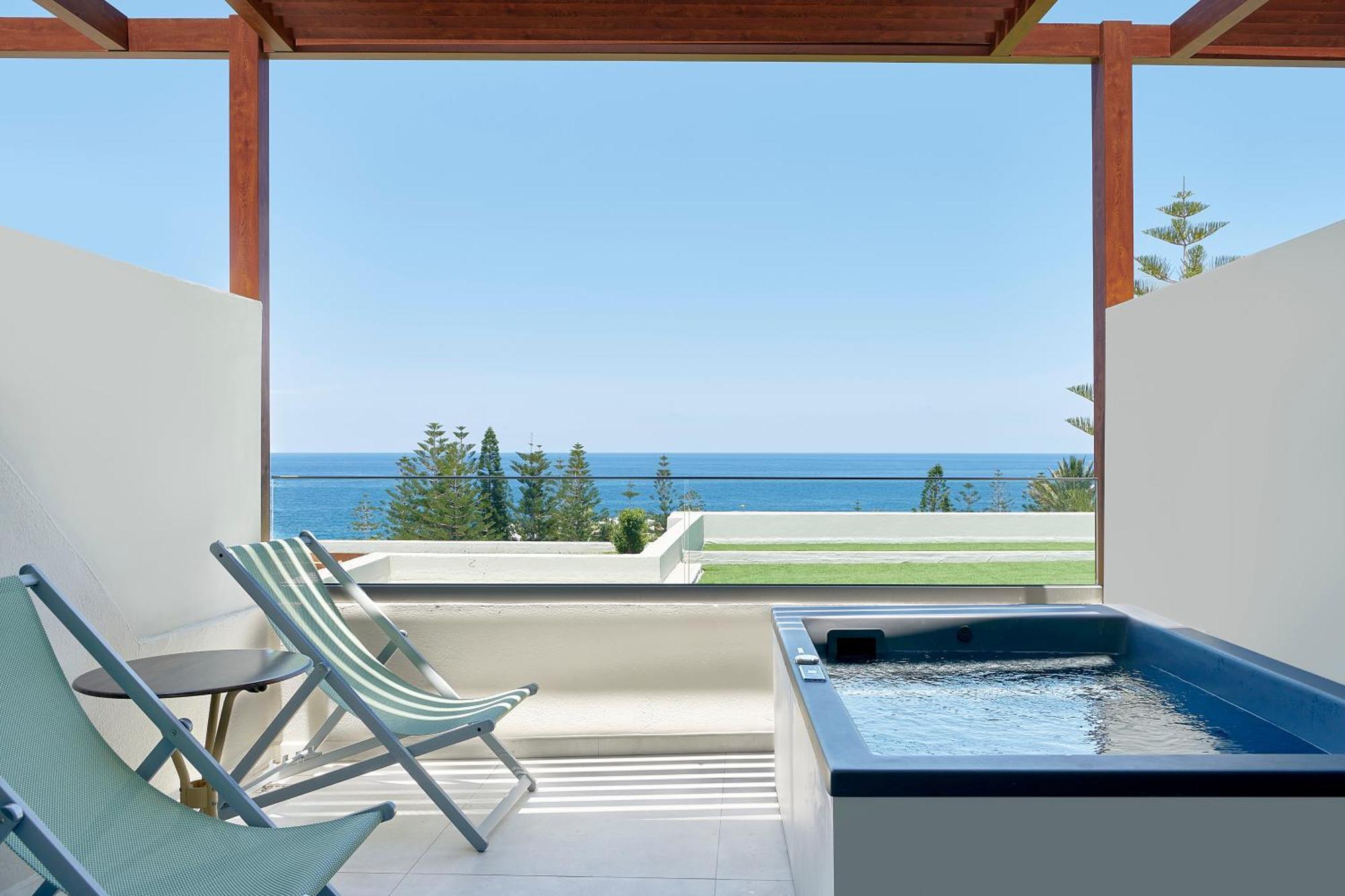 Double Sea View Whirlpool