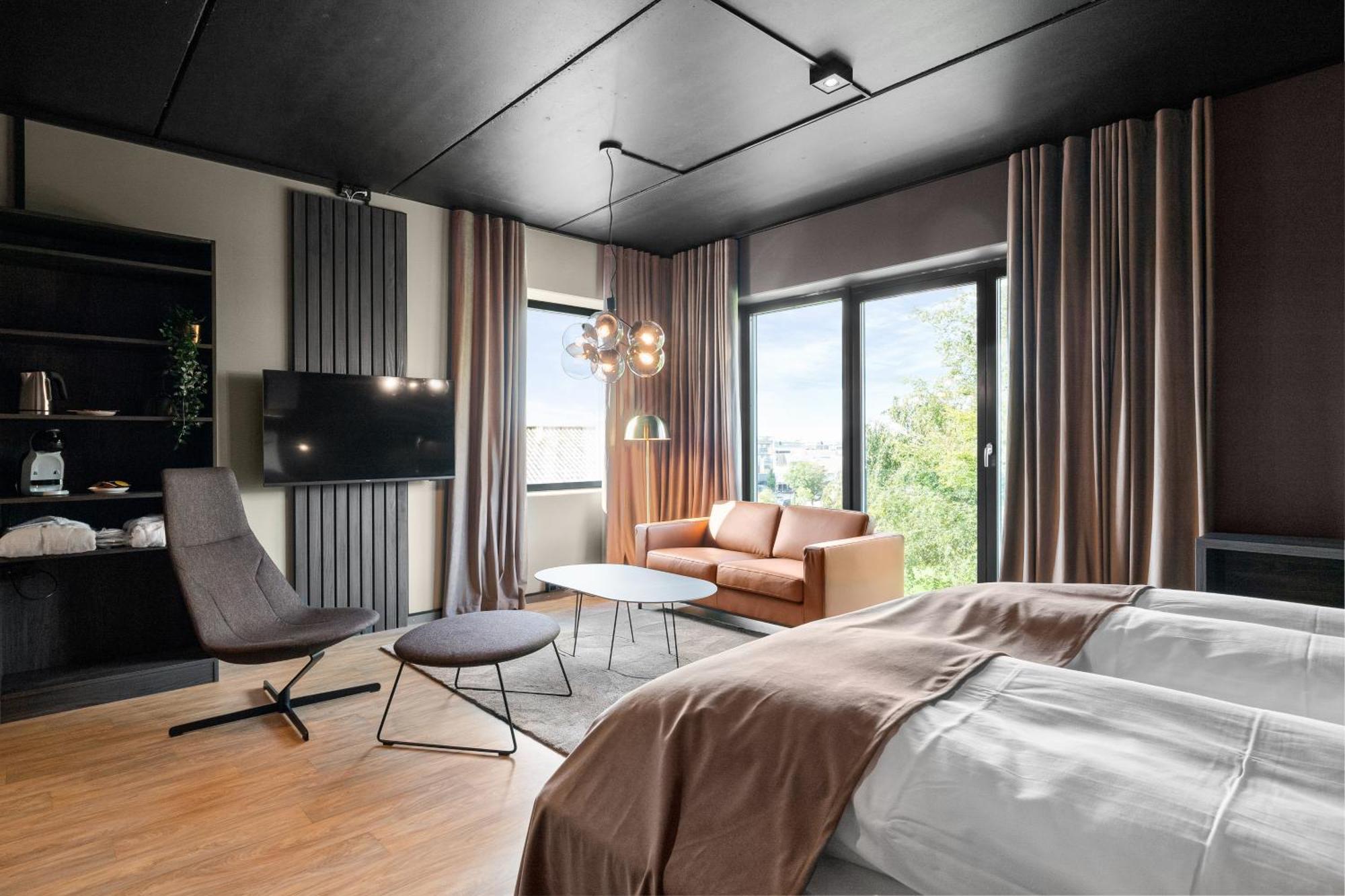 Junior Suite with Garden View