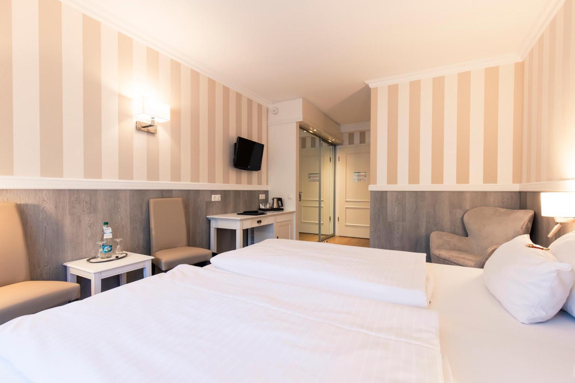 Deluxe Double Room Garden View