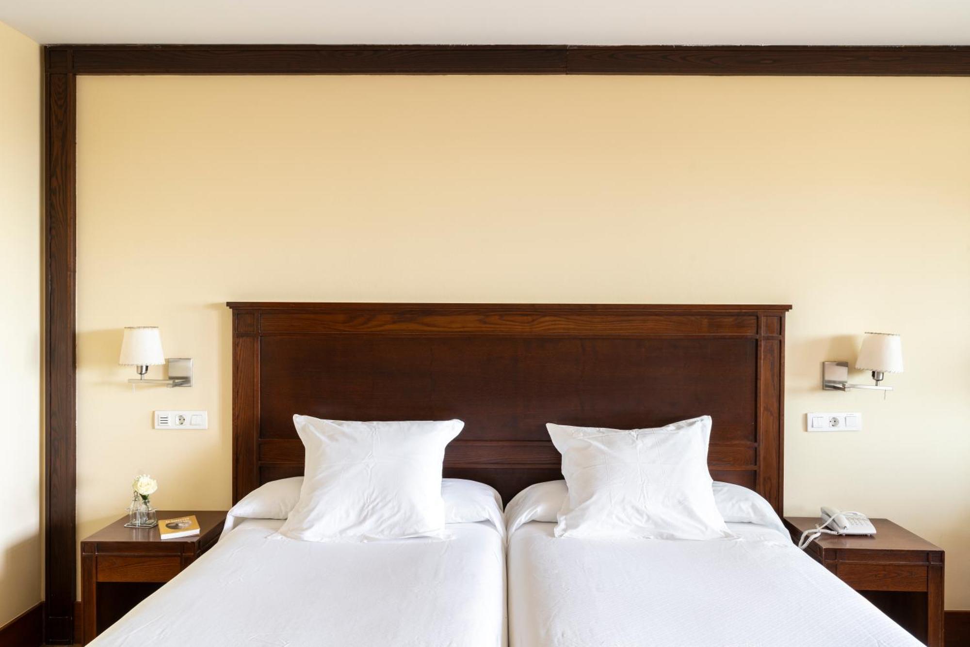Standard Double Room,1549535755:JPEG