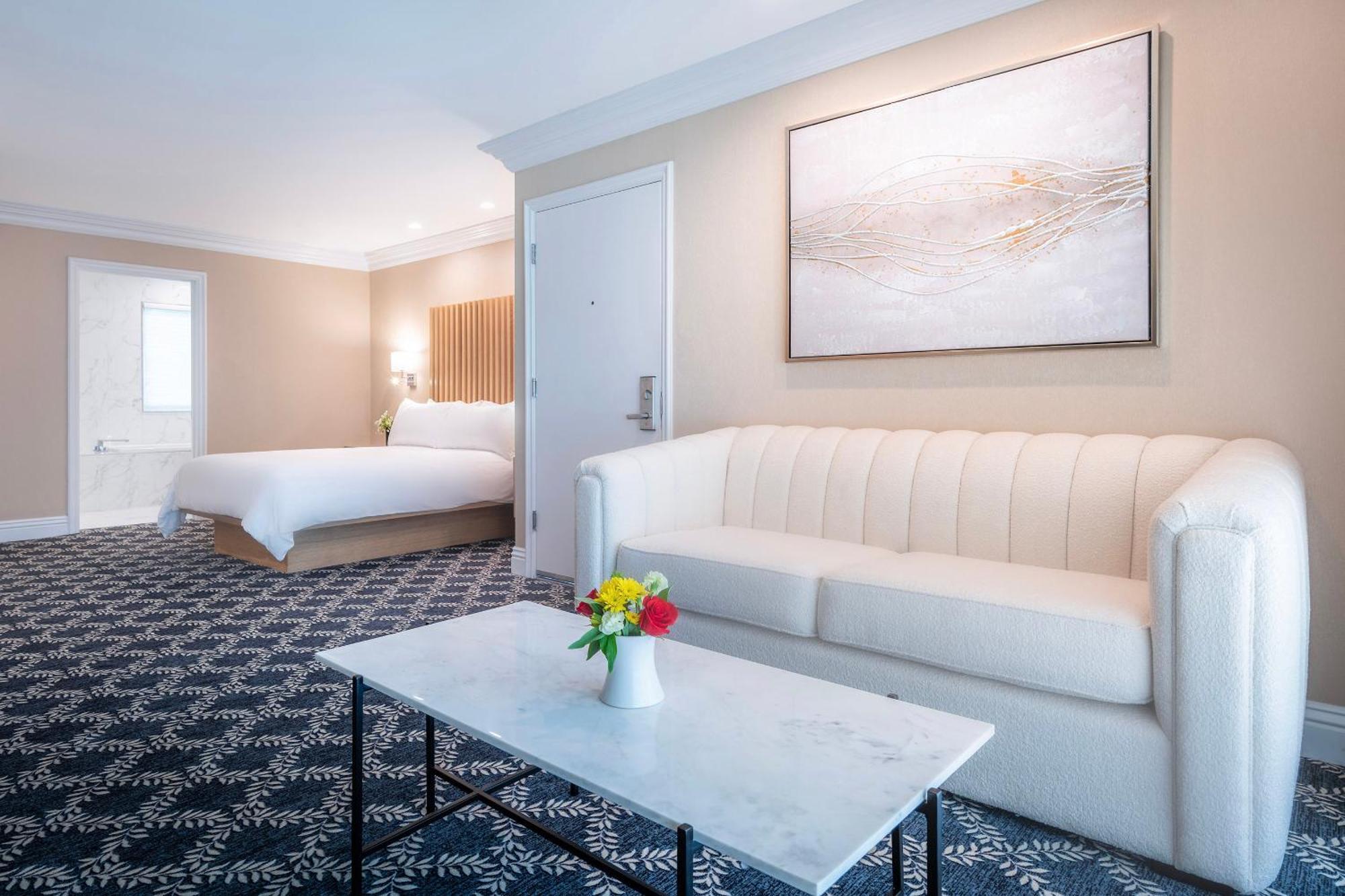 Queen Junior Suite