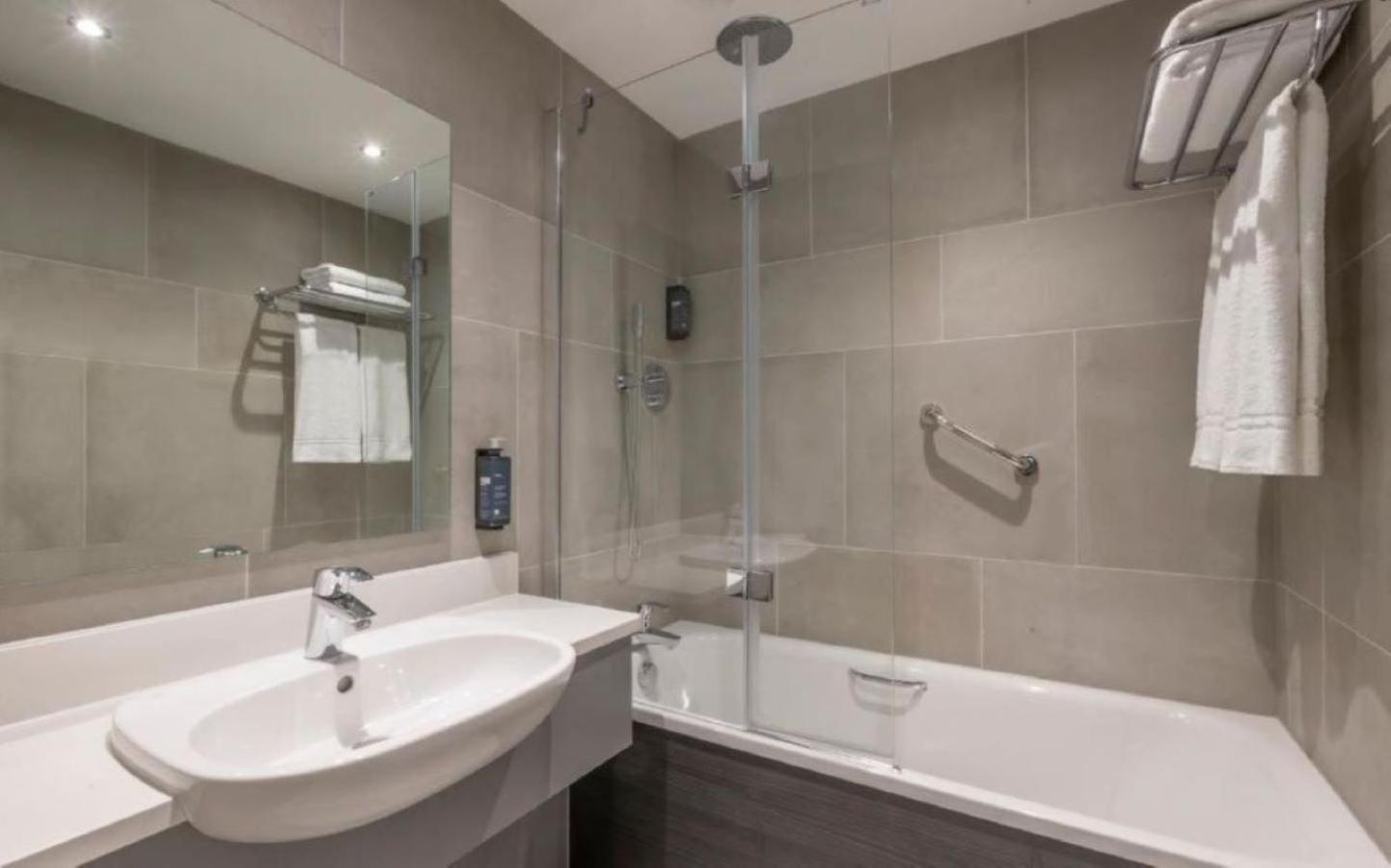 Deluxe Double & Single Room