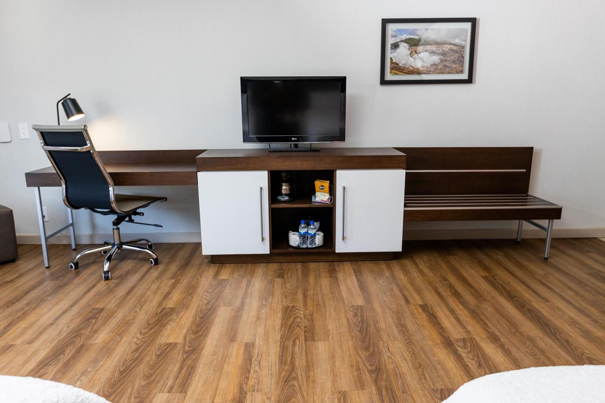 Room with Two Queen Beds - Non-Smoking,1549749328:JPEG