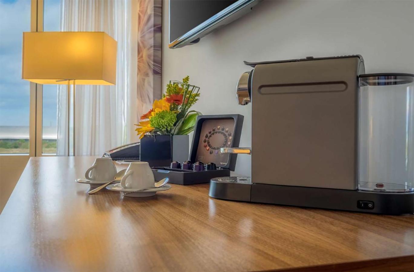 Deluxe Queen Room,1550311396:JPEG