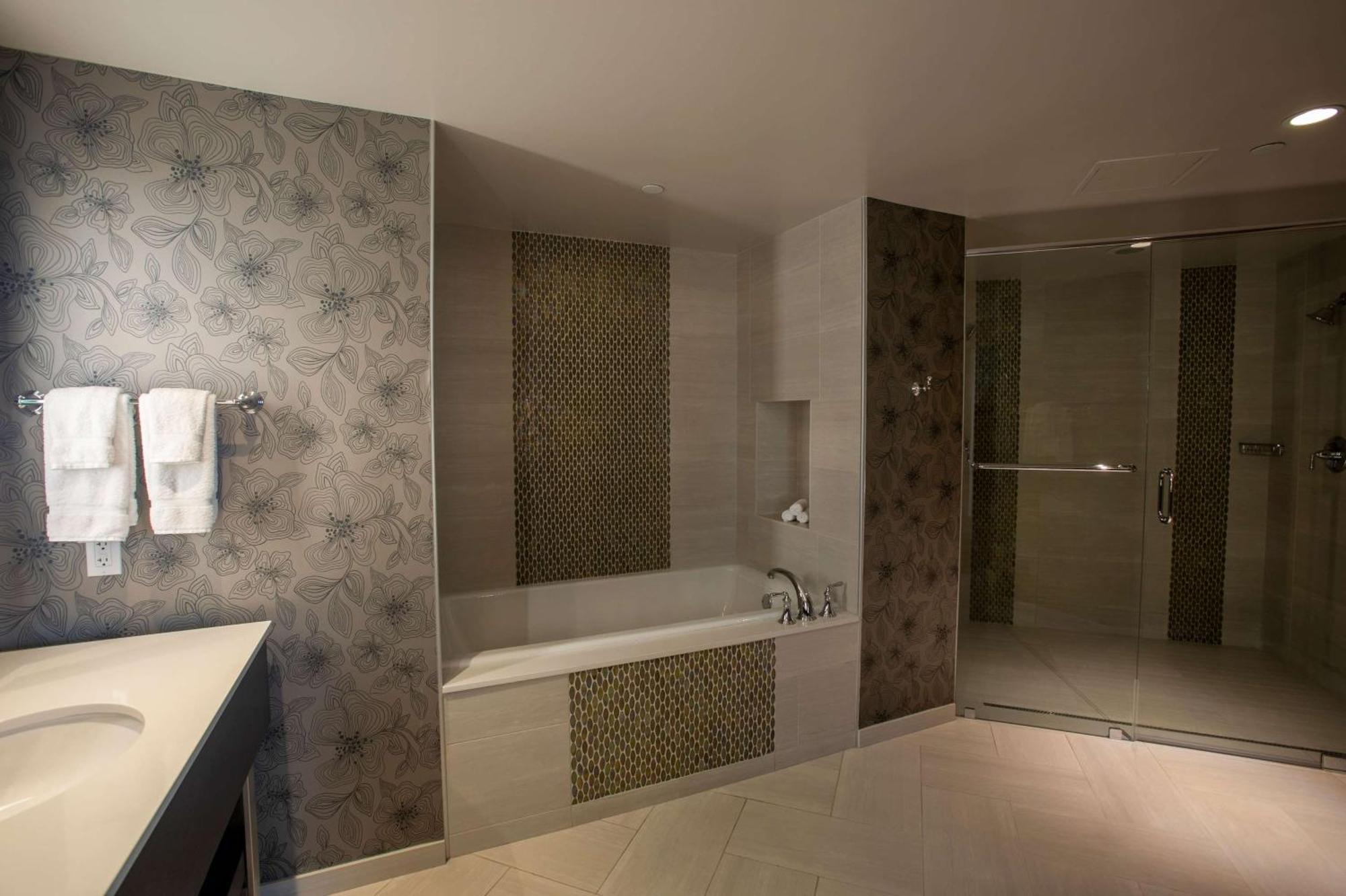 Grand Suite Intracoastal View Non-Smoking