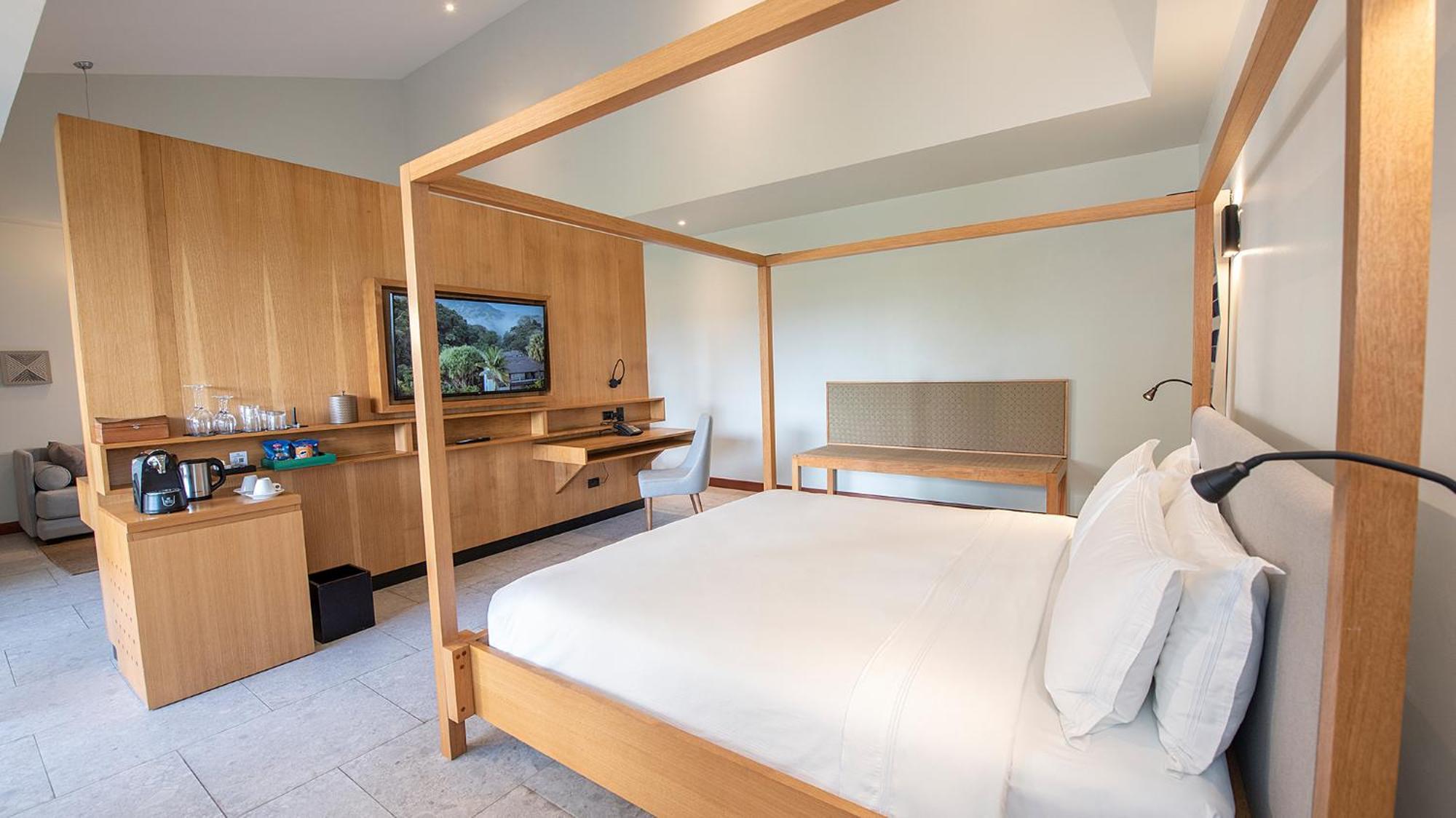 Tabacon Suite King Bed