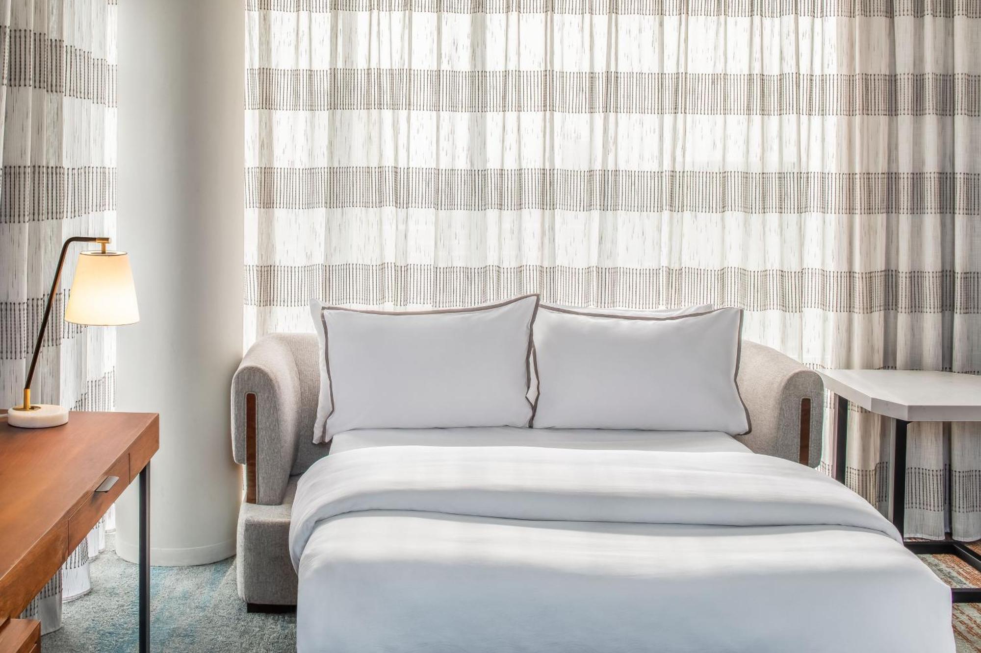 Preferred, Guest room, 1 King, City view, Corner room,1706027348:JPEG