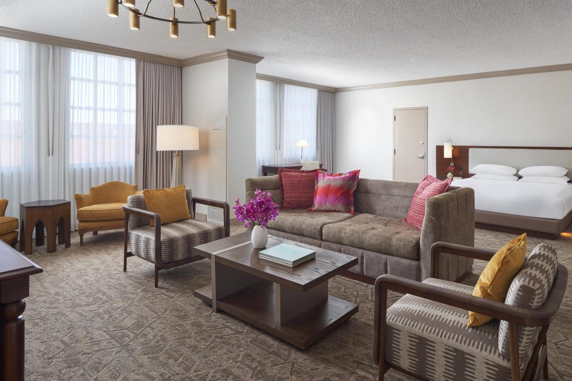 Luxury King Suite