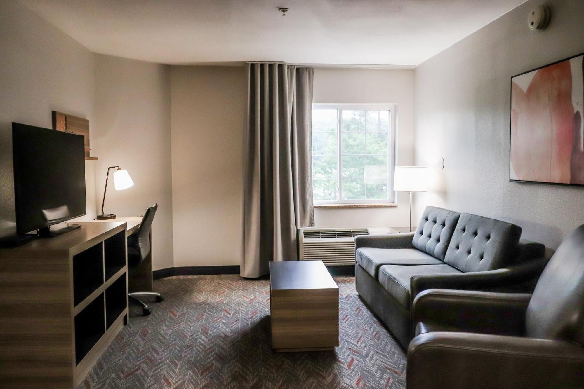 One-Bedroom King Suite