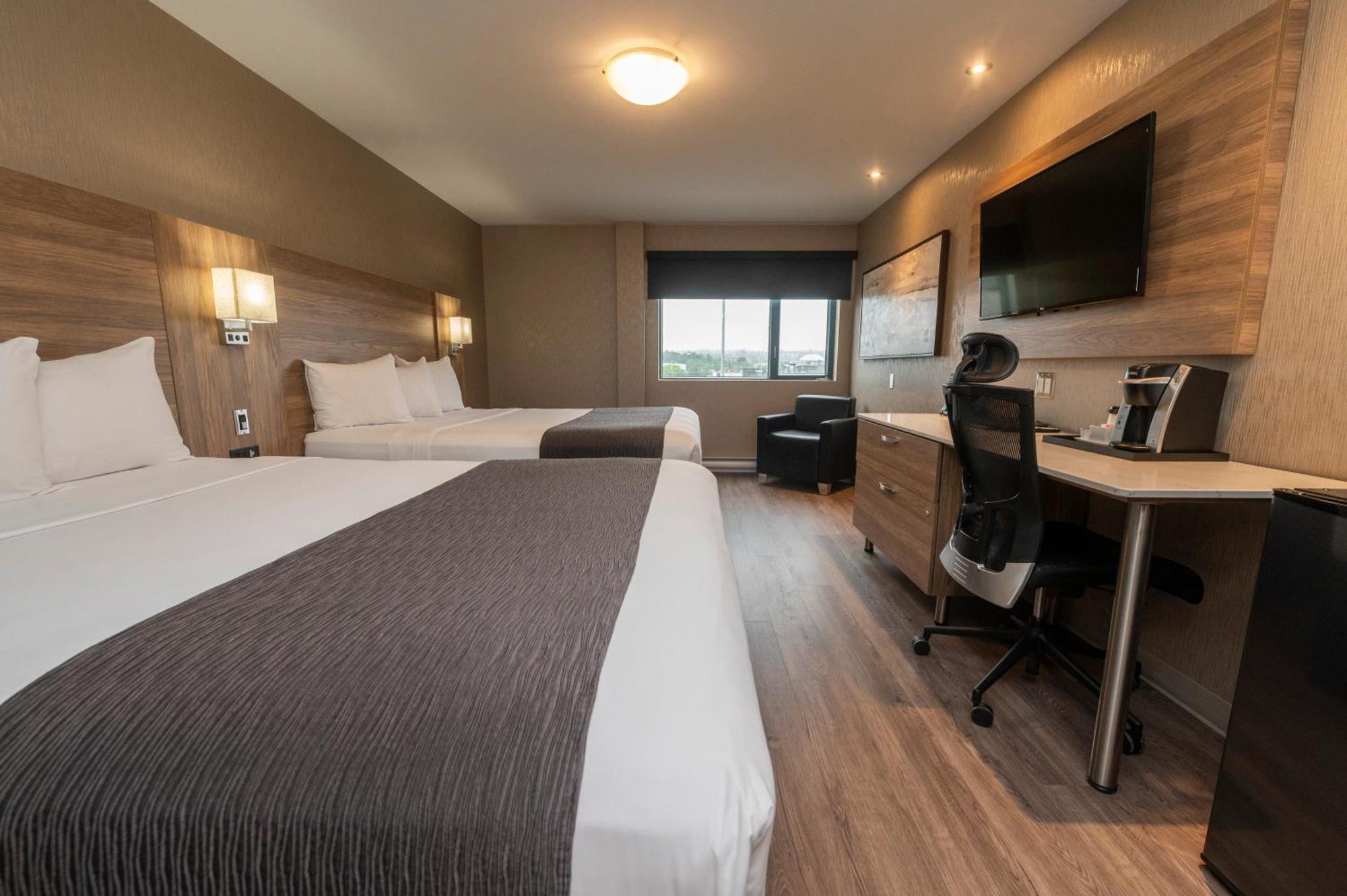 Queen Room Two Queen Beds