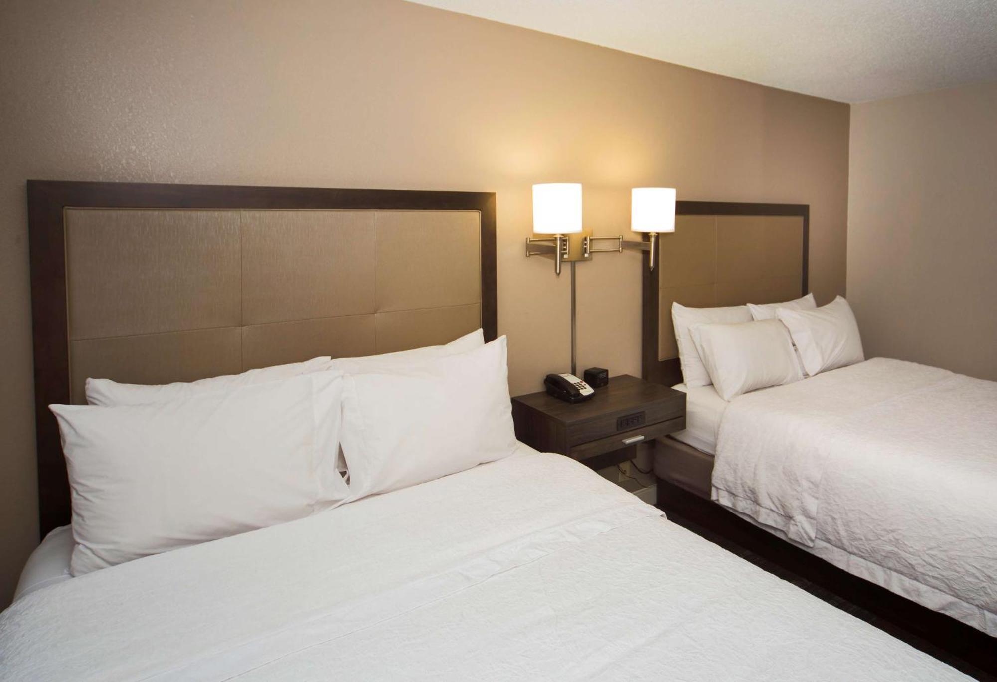 Room with Two Queen Beds - Non-Smoking,1551312232:JPEG