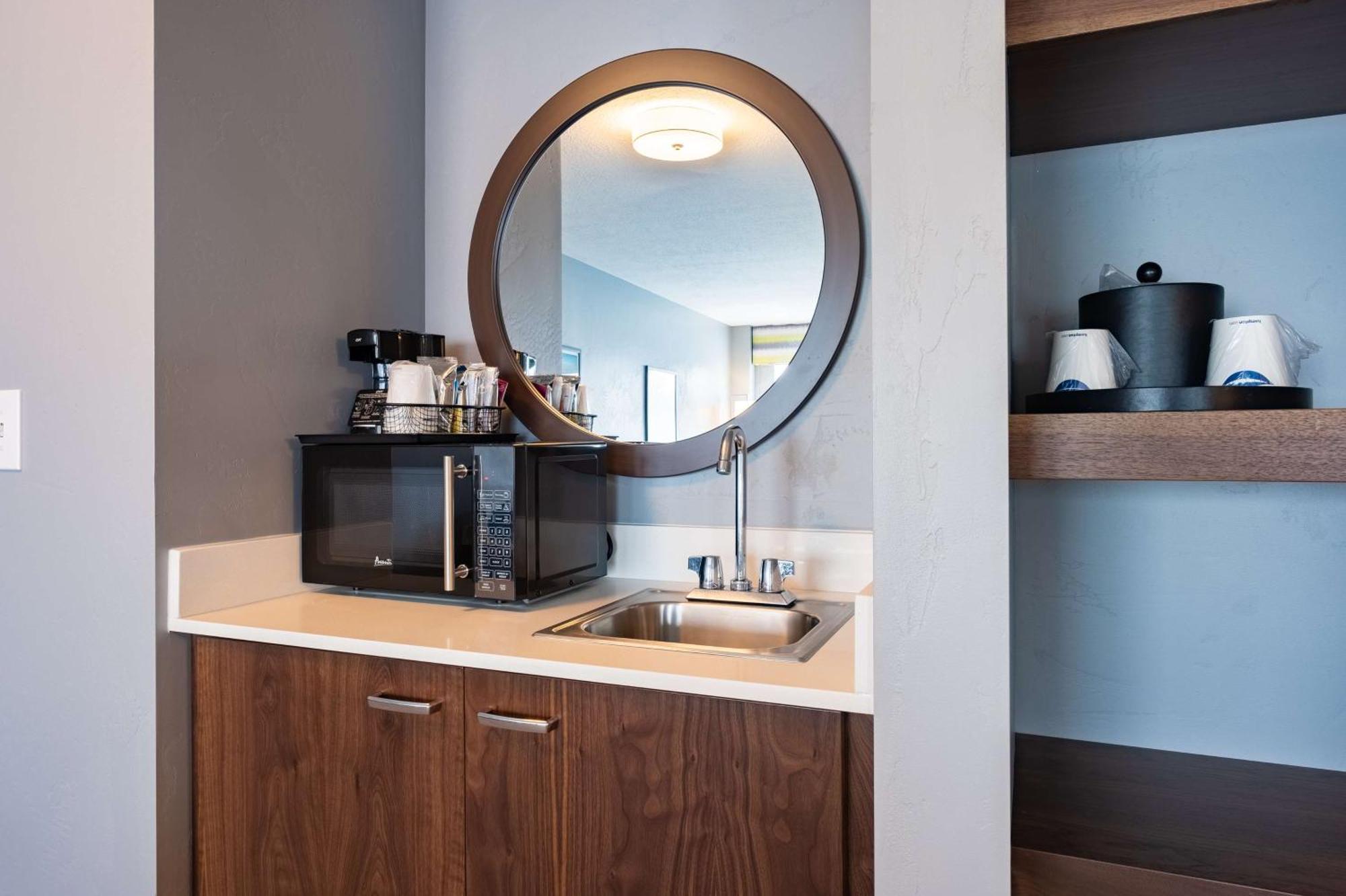 King Suite with Sofa Bed - Non-Smoking,1551315853:JPEG