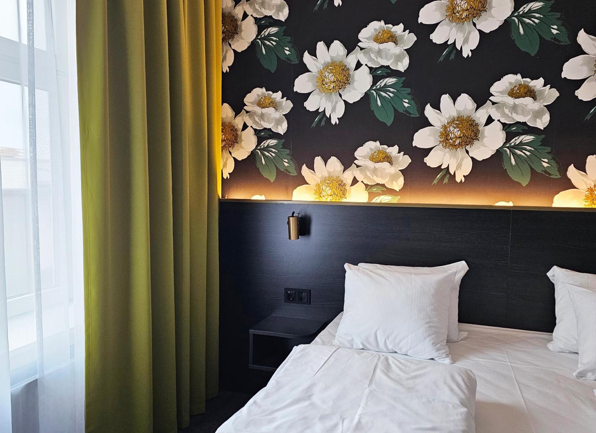 Business Double or Twin Room,1551341407:JPEG