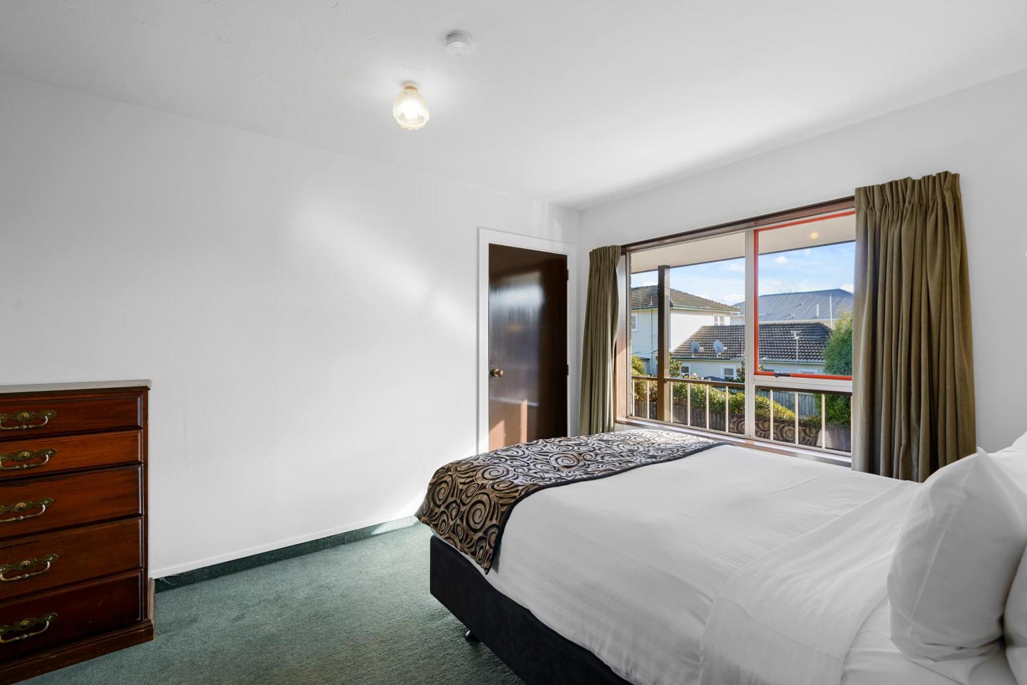 Motor Inn Room