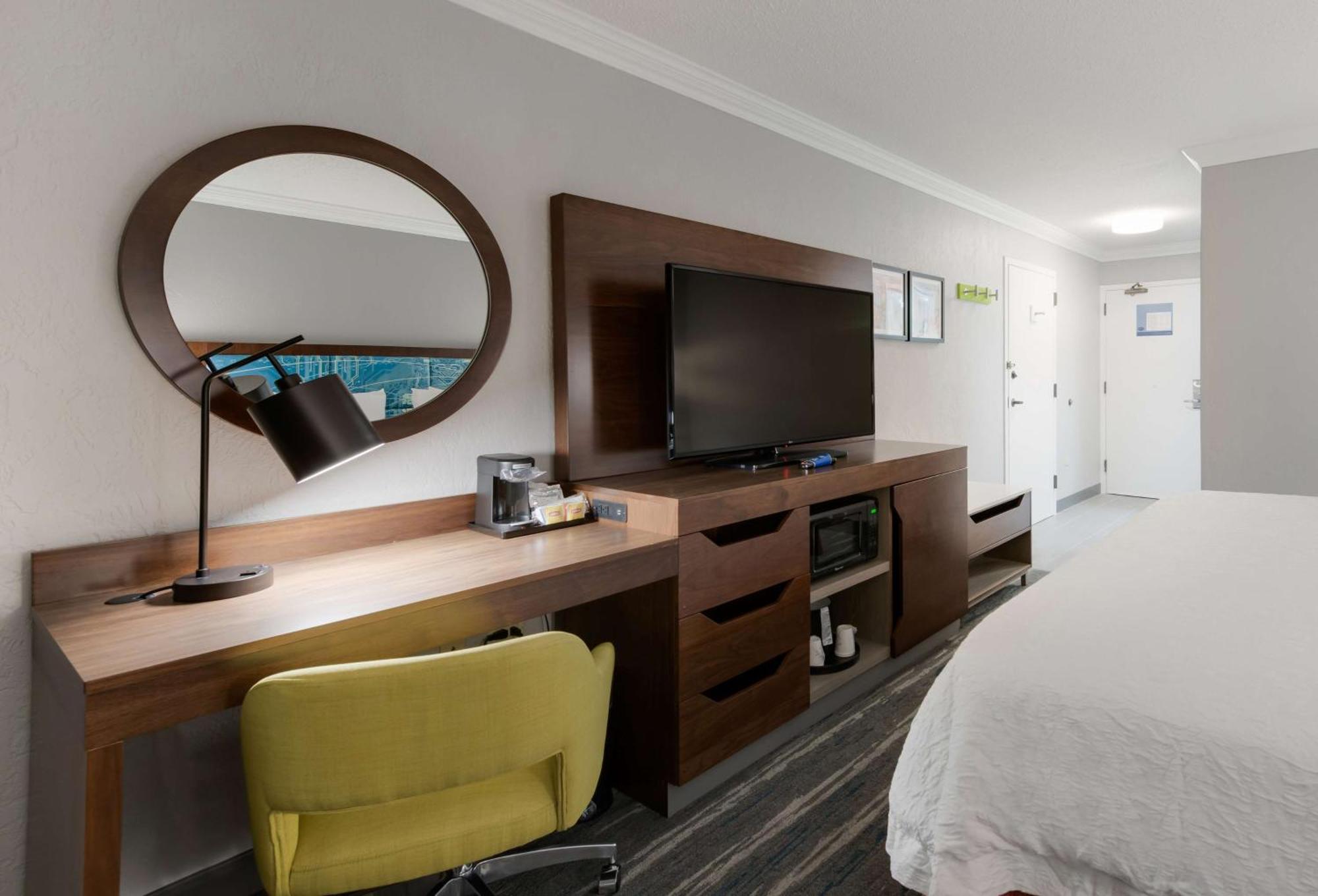 King Room Mobility Access or Non-Smoking
