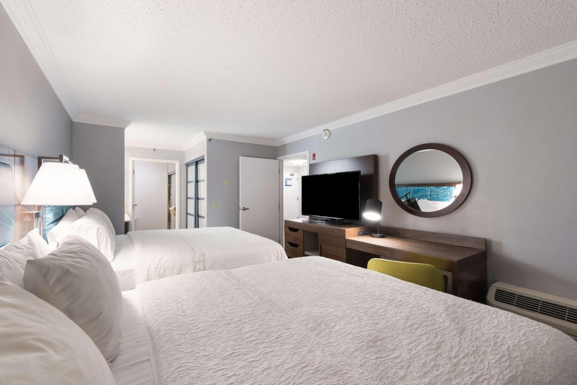 One-Bedroom Suite Two Double Beds Non-Smoking