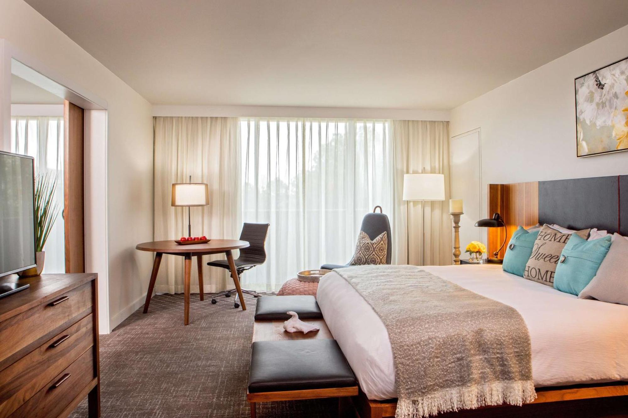 Two-Room King Suite kitchenette