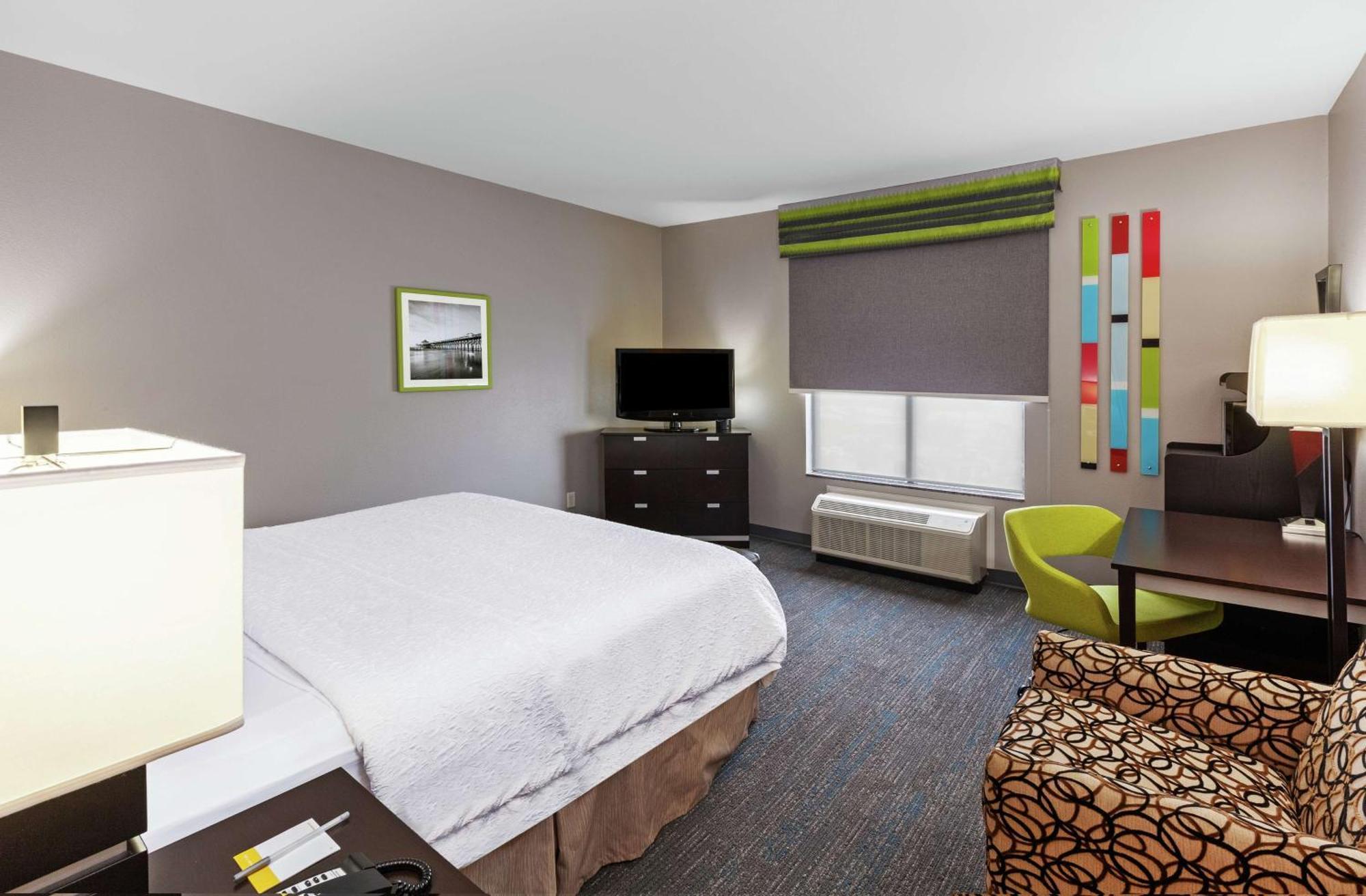 King Room with King Bed - Non-Smoking