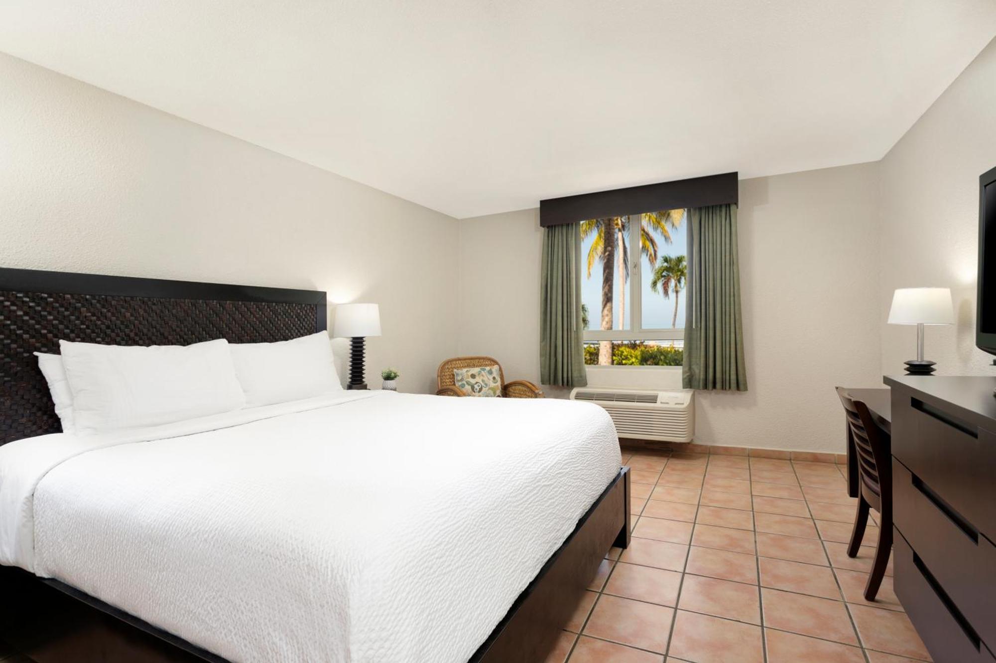 Superior Queen Room,1551410728:JPEG