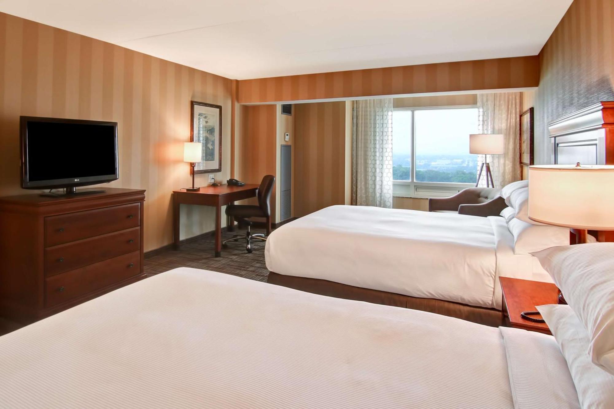 Queen Room with Two Queen Beds, City View and American Falls View