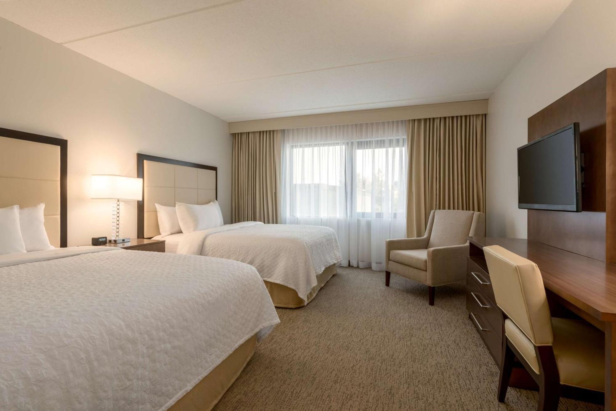 Two Bedroom Suite One King Bed Two Queen Beds Non-Smoking