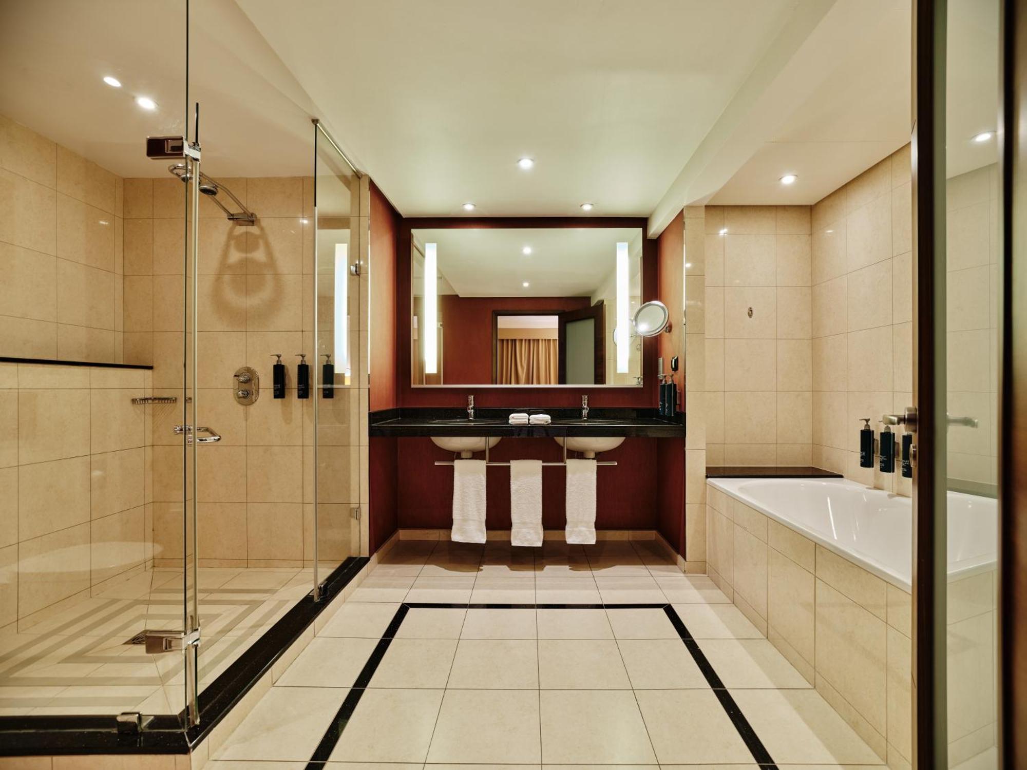 Executive Panoramic Suite,1551754900:JPEG