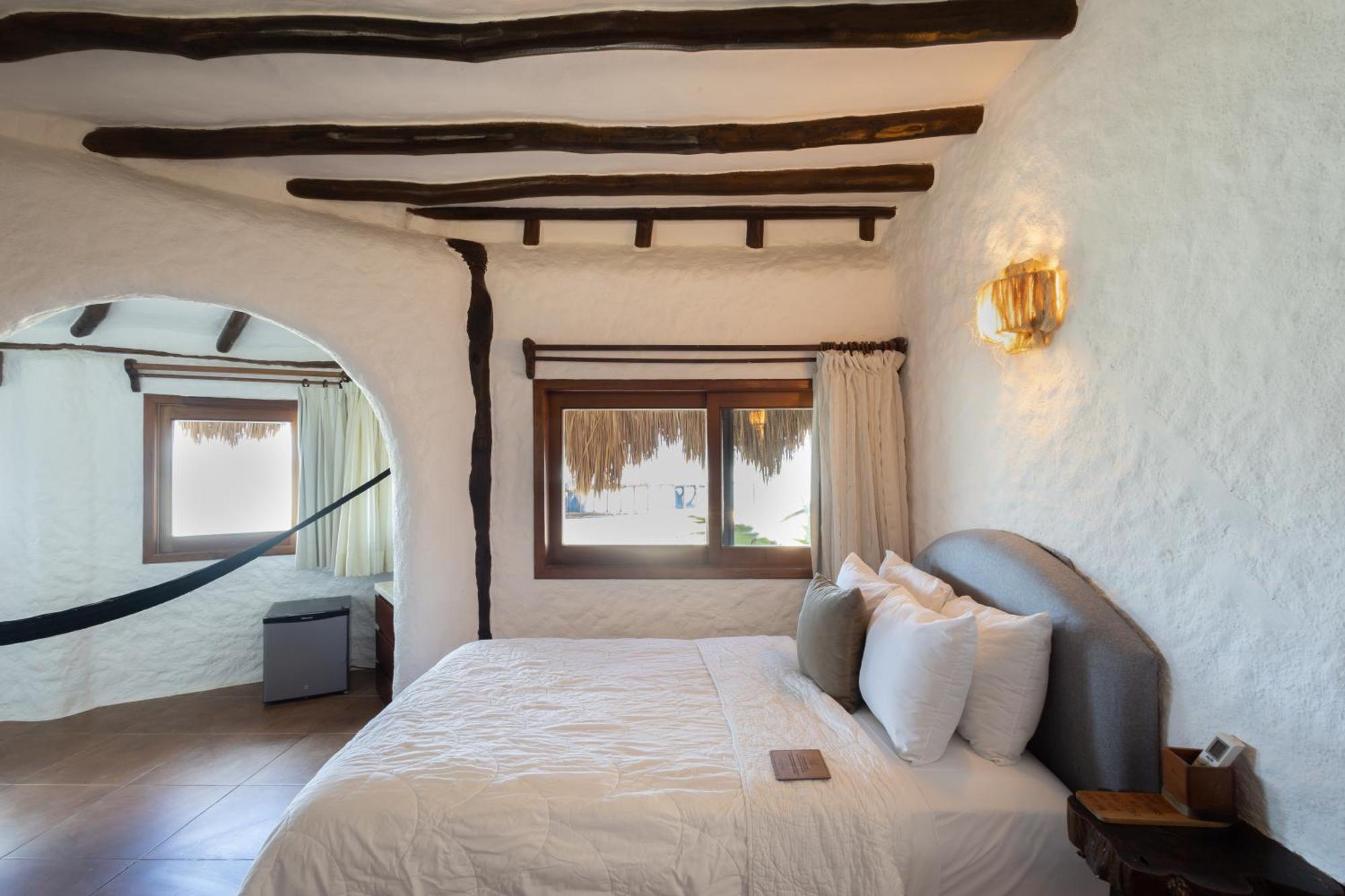 Bungalow with Garden View,1551874459:JPEG