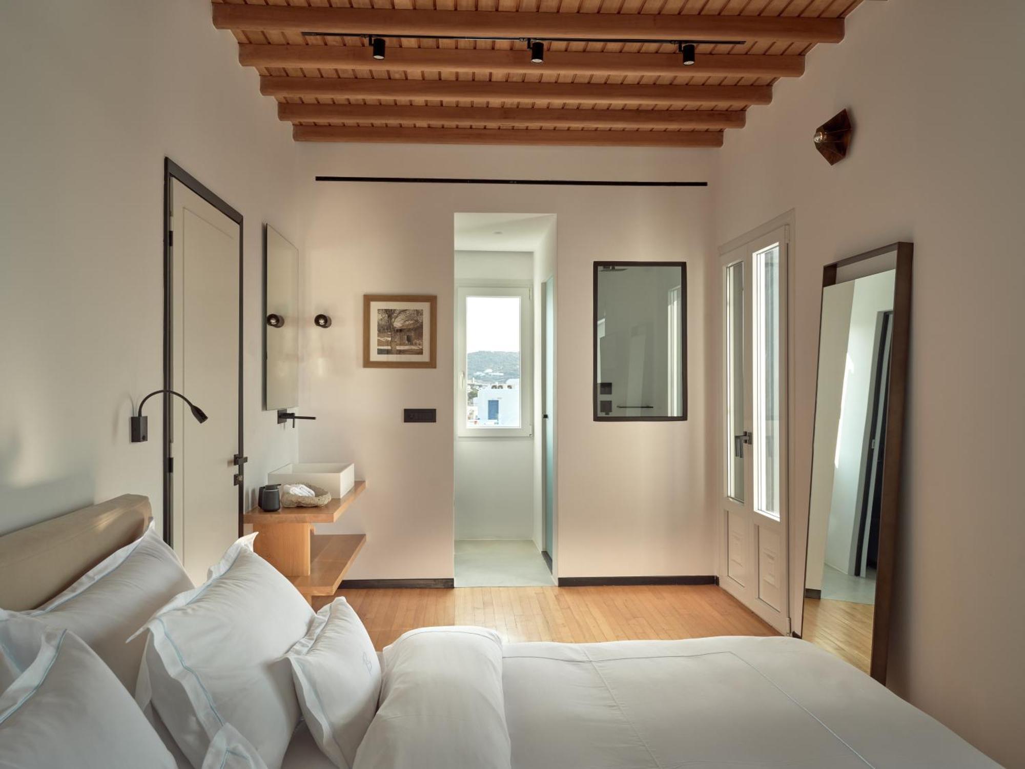 2 Bedroom Suite with Private Jacuzzi and Sea View @ Belvedere Villa Nextdoor