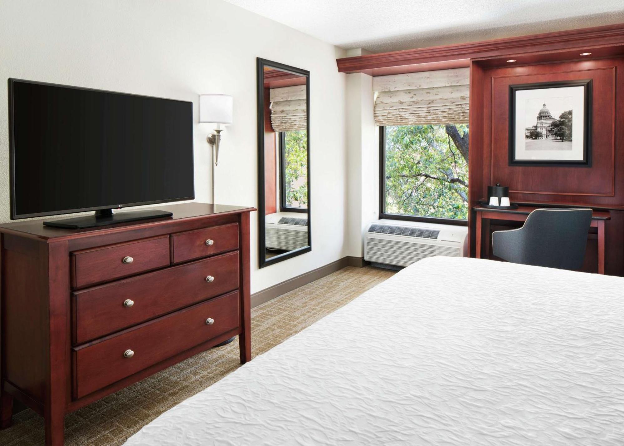 King Room with King Bed - Non-Smoking,1705684493:JPEG