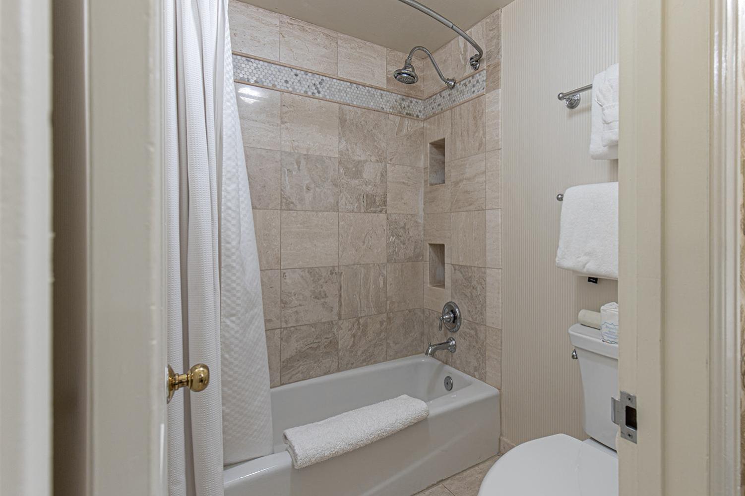 Standard Queen Room,1552015462:JPEG