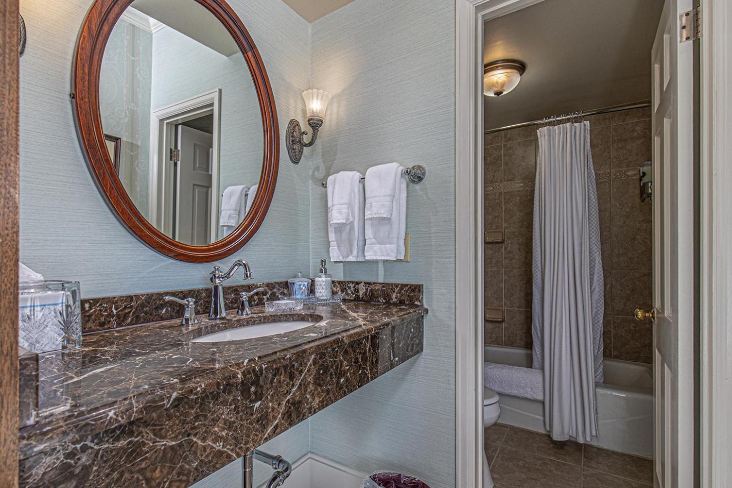 Suite,1552016200:JPEG