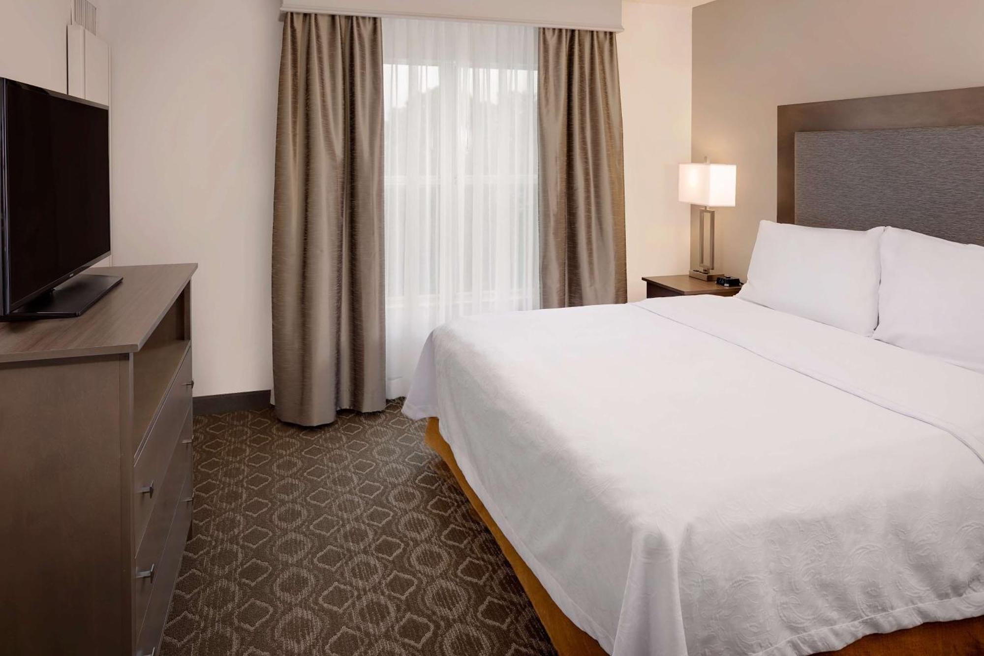 One-Bedroom King Suite