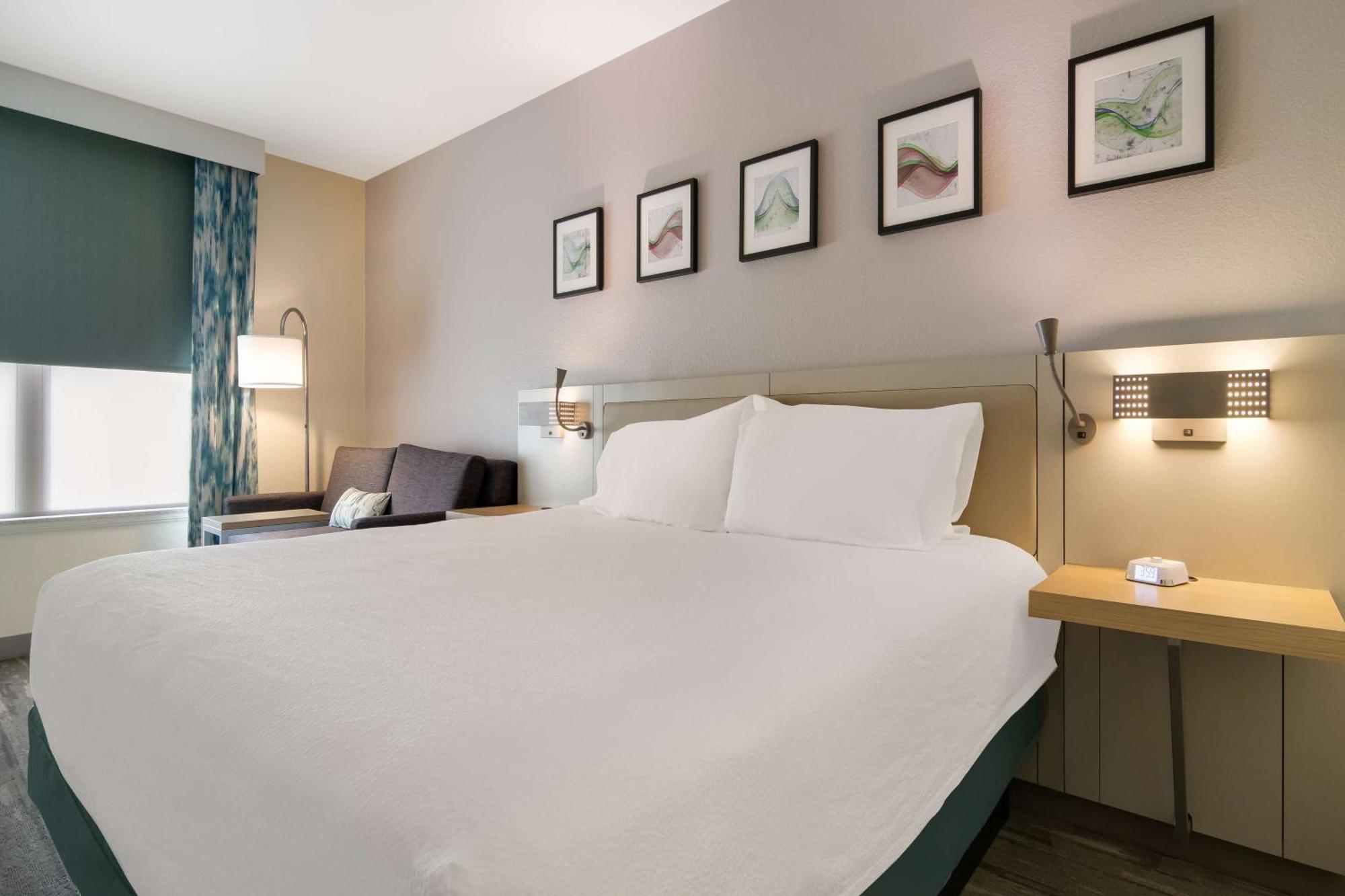 King Room,1552160752:JPEG