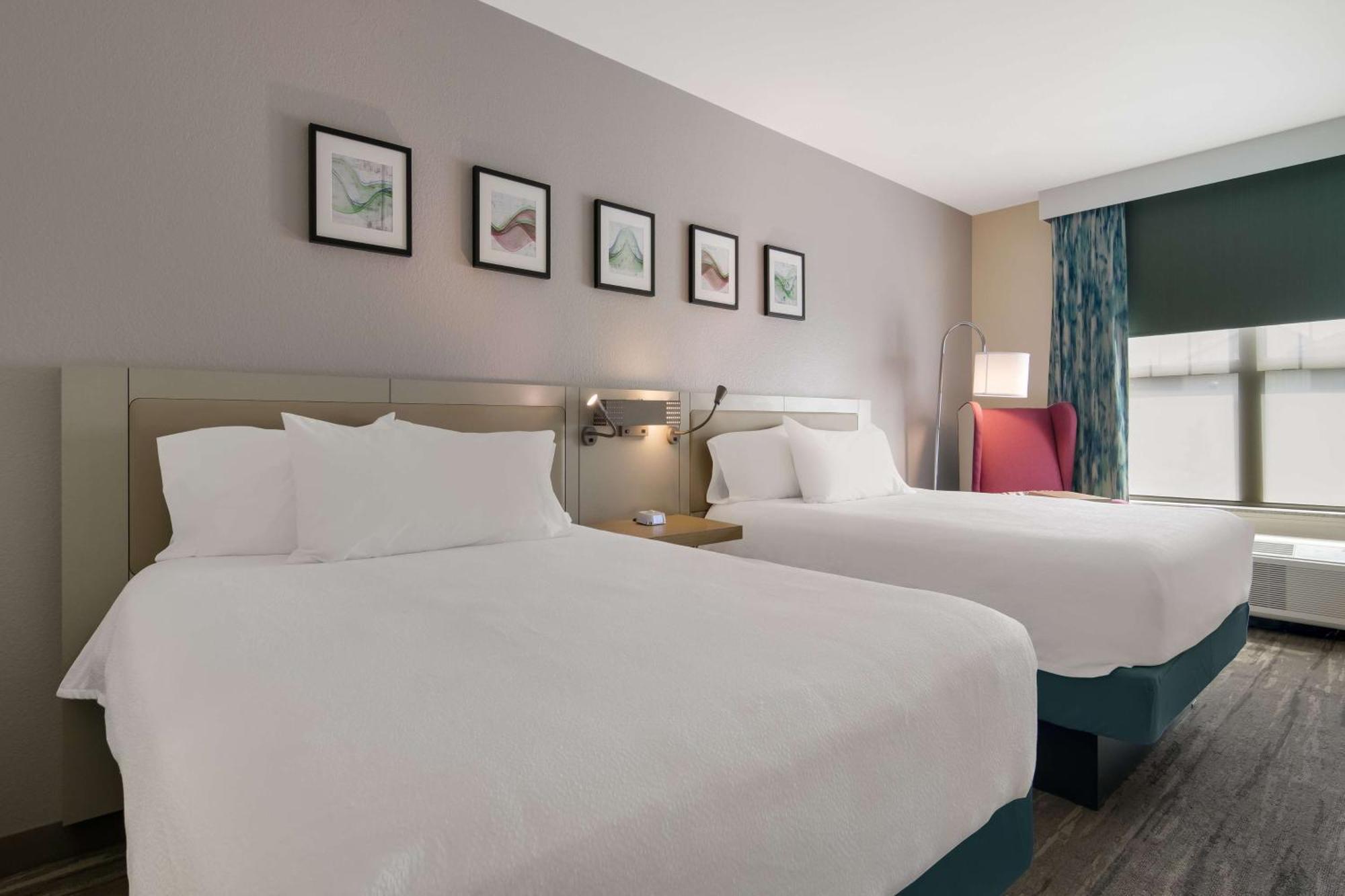 King Room with Walk-In Shower,1552160731:JPEG