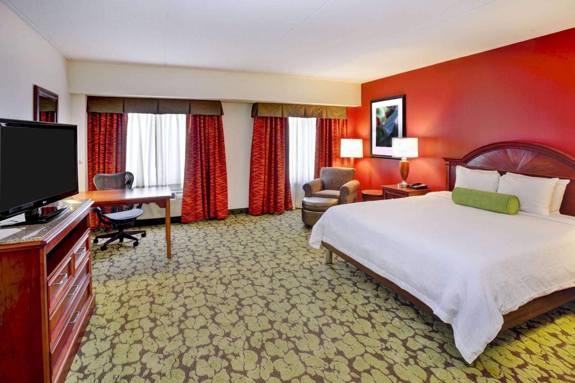 King Room Tub Mobility Hearing Access