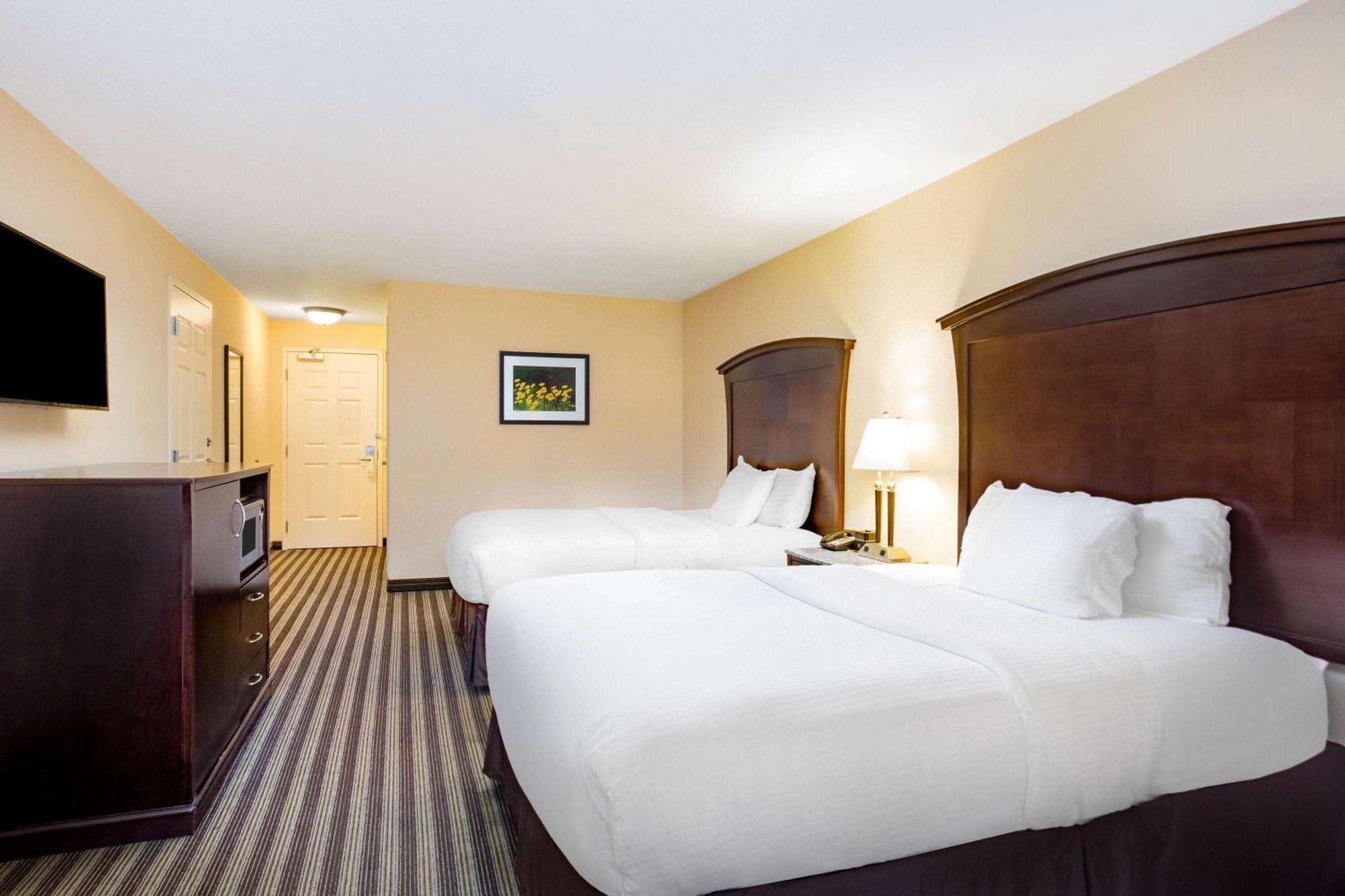 Double Room with Two Double Beds and Mobility/Hearing Impaired Access