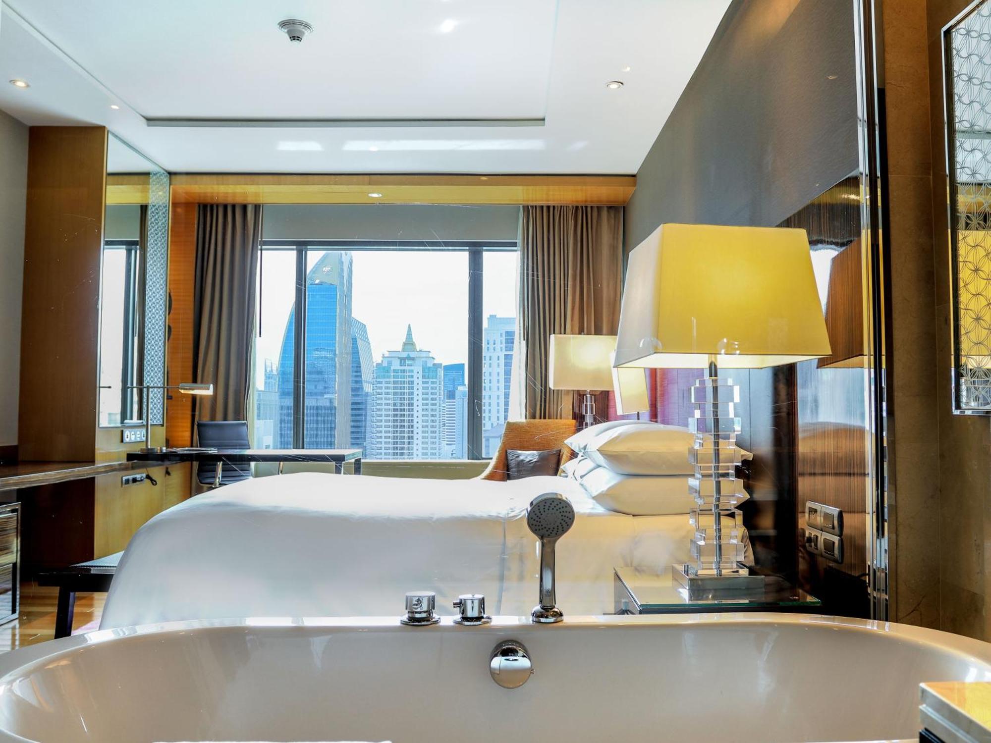 Deluxe Room King Bed