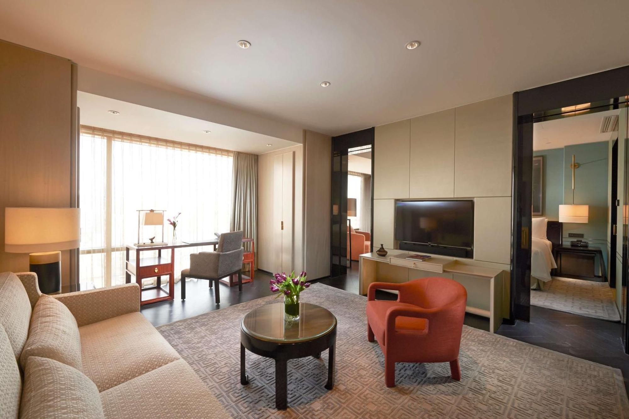 Deluxe King Suite,1722960530:JPEG