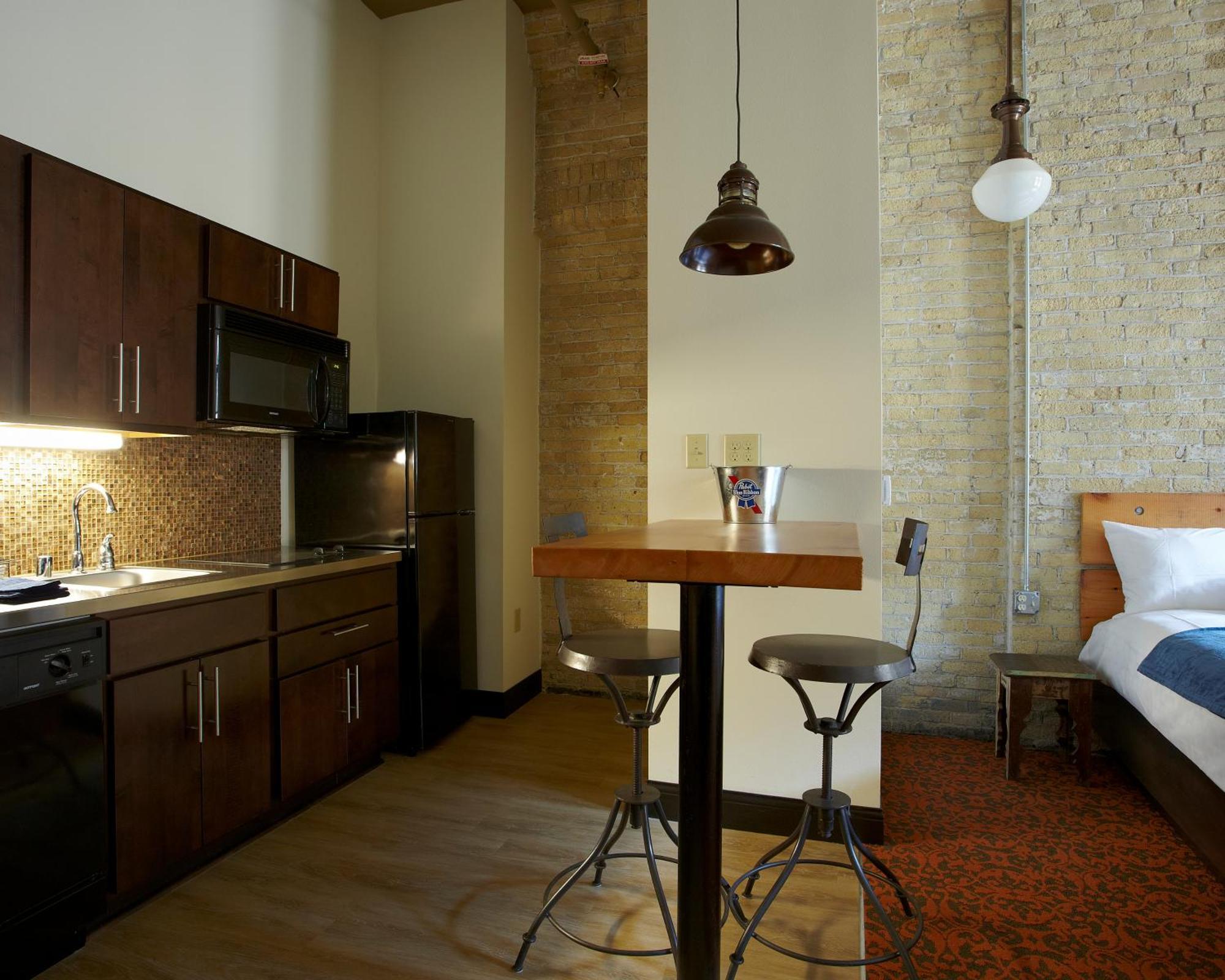 Queen Studio Suite