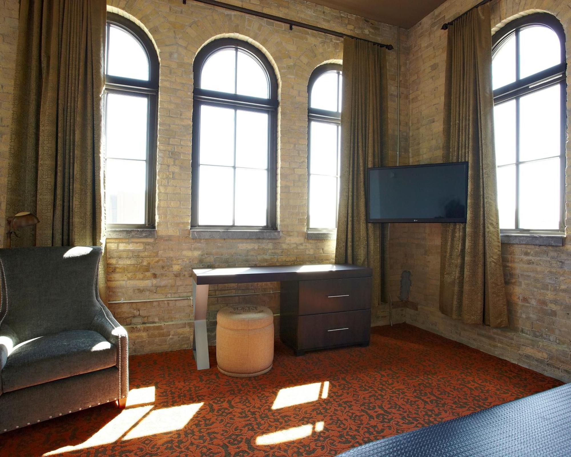 One Bedroom King Suite