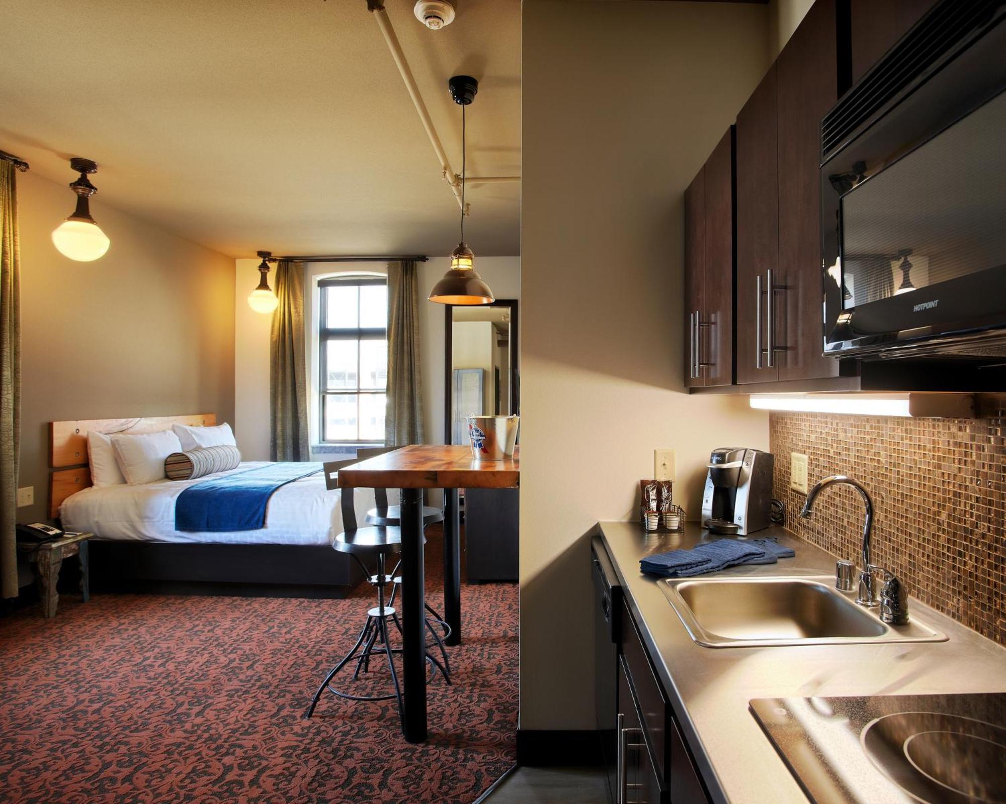 Queen Studio Suite