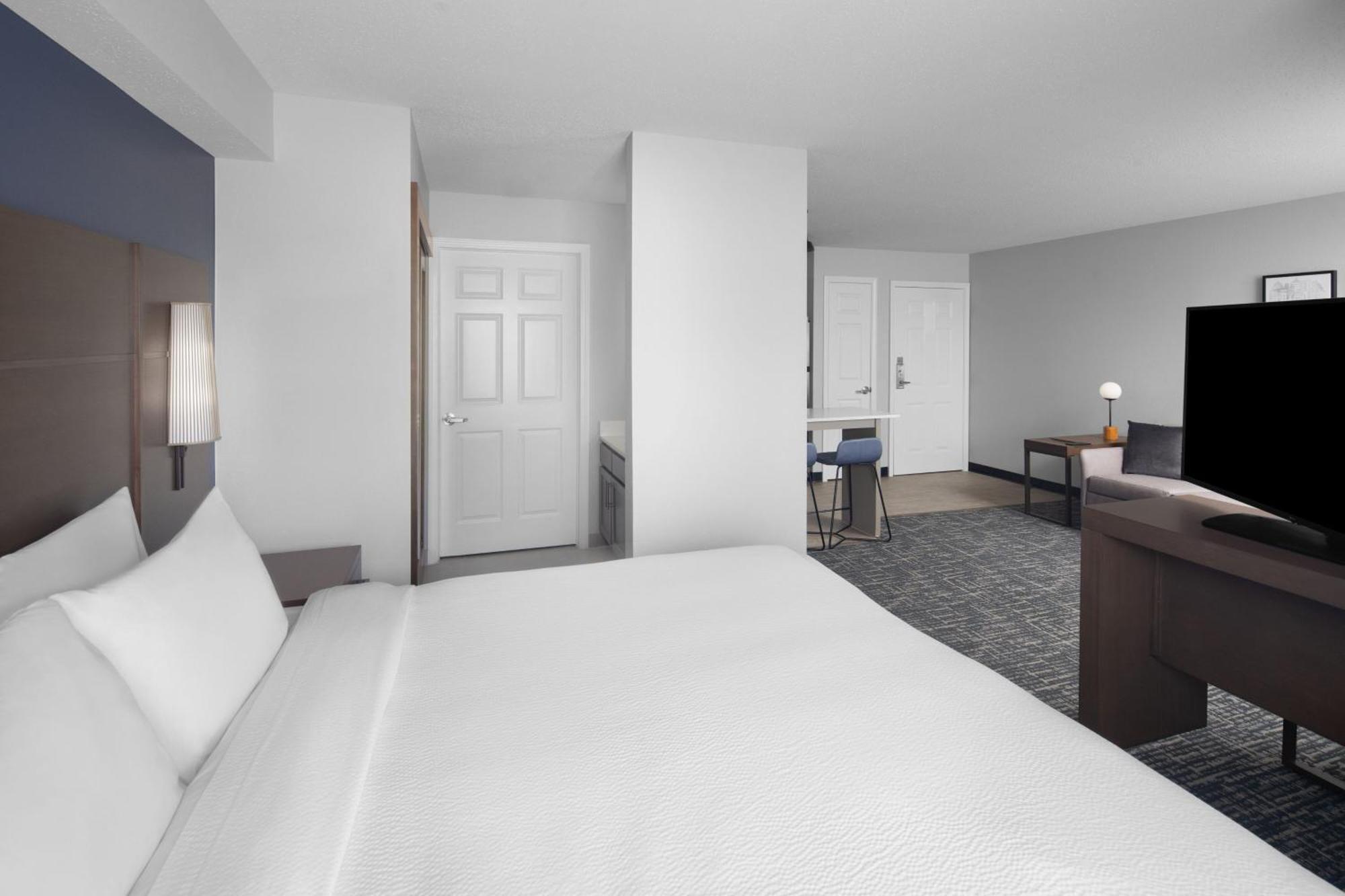 King Studio with Sofa Bed and Kitchen,1710366745:JPEG