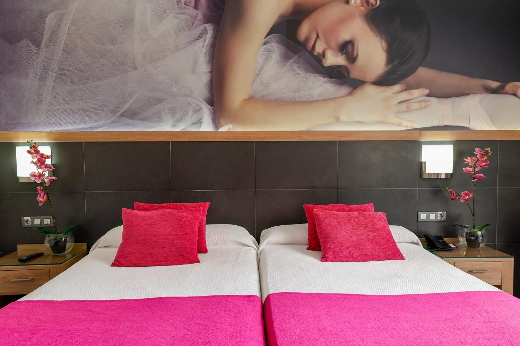 Single Room,1553250841:JPEG