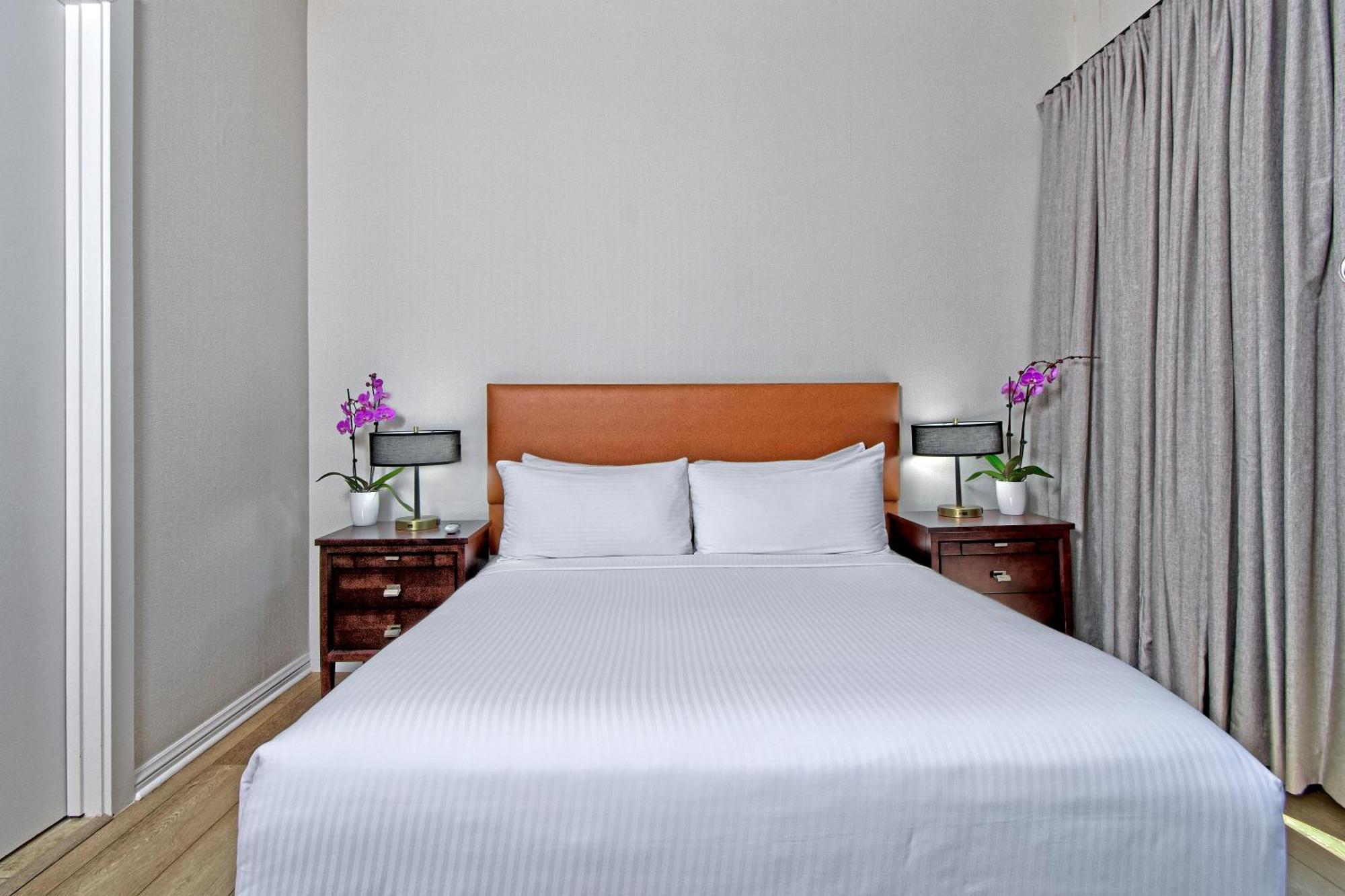 Executive Suite,1553379892:JPEG