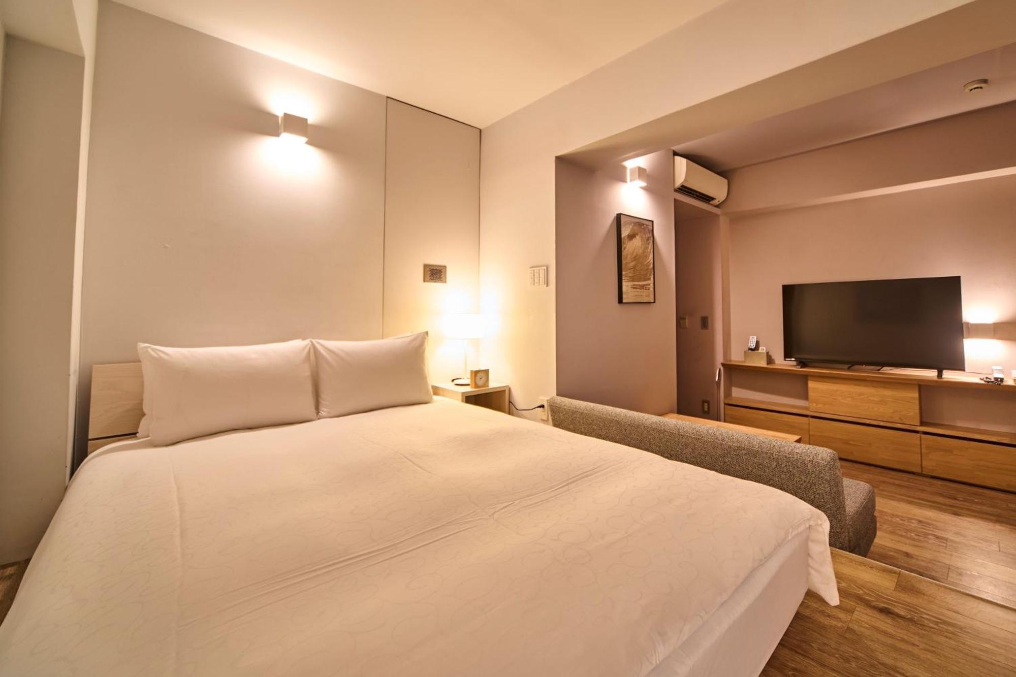 Deluxe Double Room Four Cube
