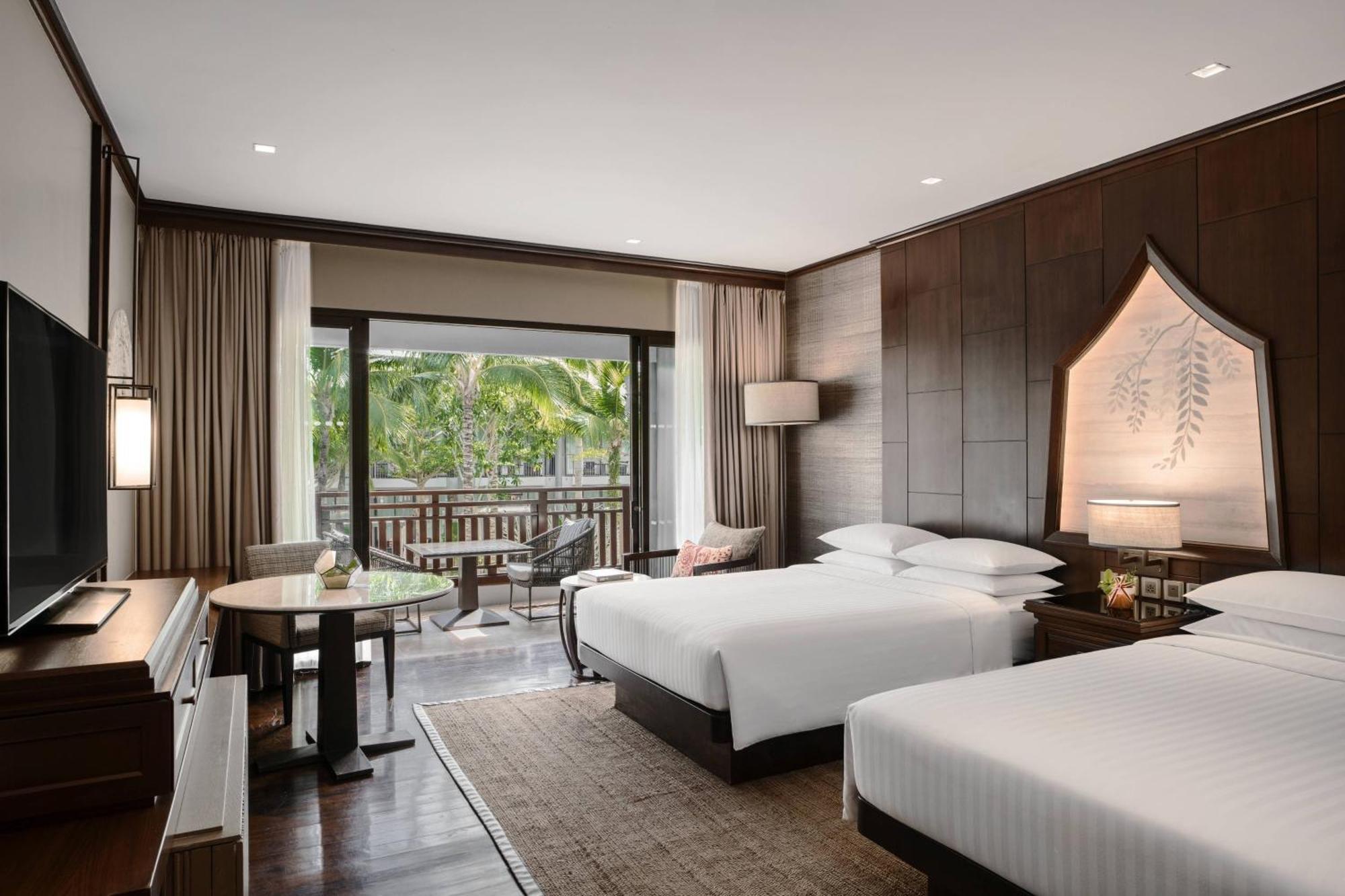 Premium Pool View Guest room 2 Double Balcony