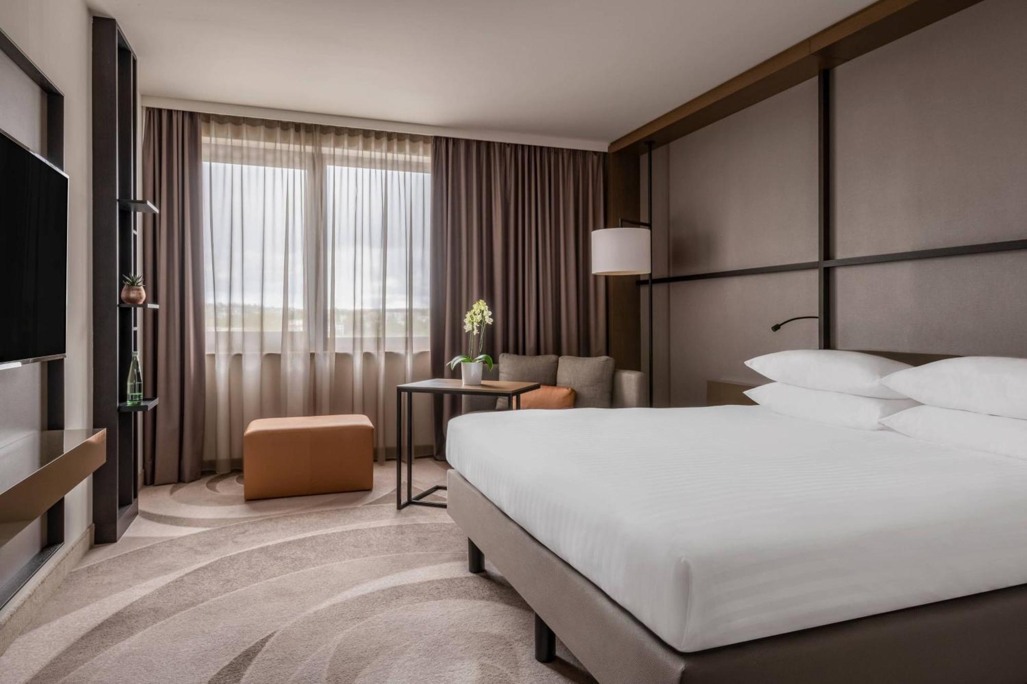 Executive Room Executive lounge access Guest room 1 King