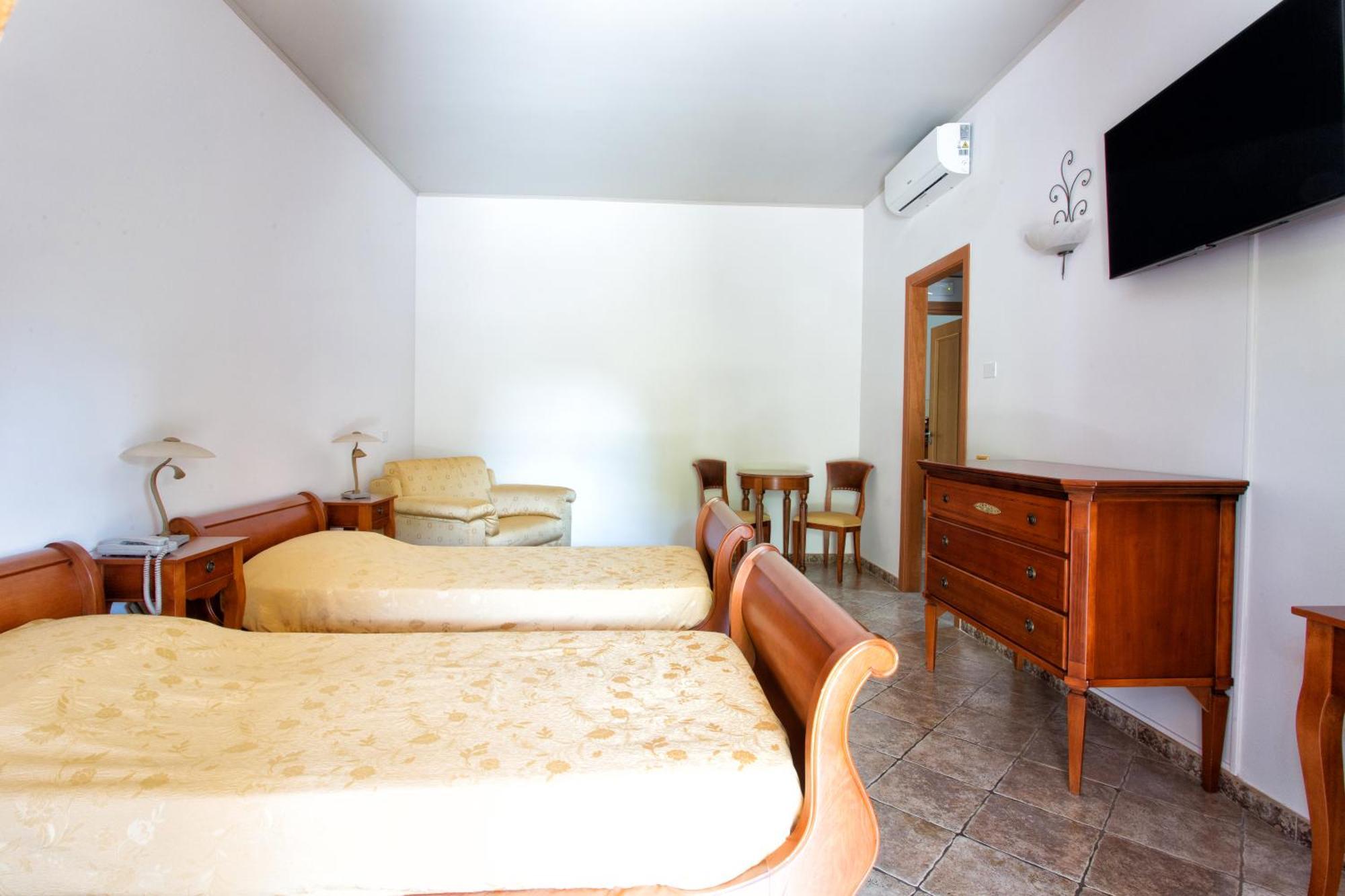 Standard Quadruple Room